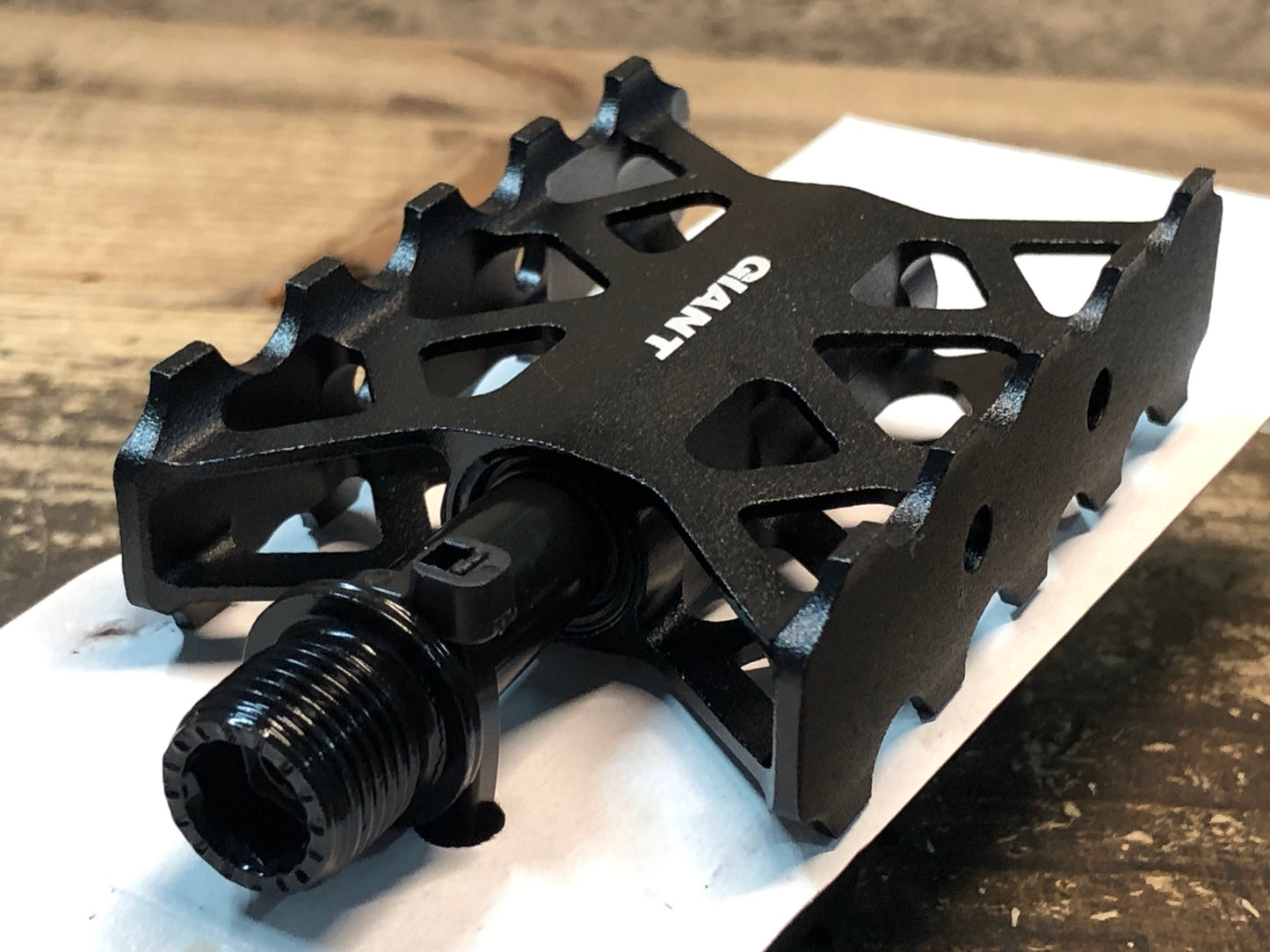 IW037 ジャイアント GIANT ULTRA LIGHT PEDAL フラットペダル