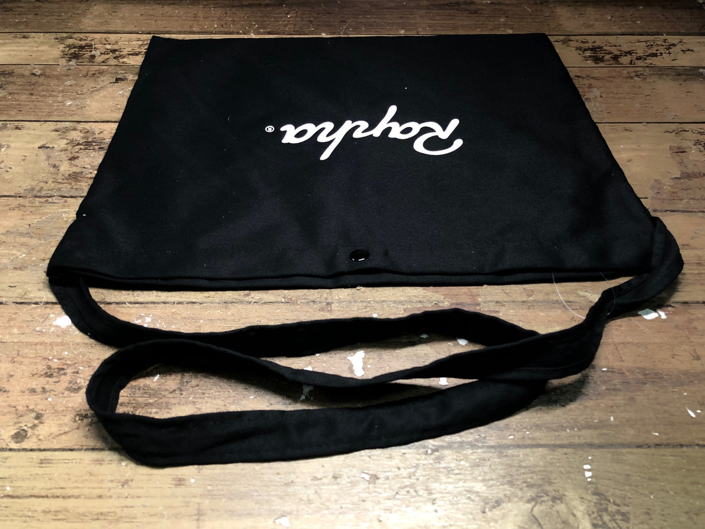 IK397 ラファ Rapha サコッシュ 黒