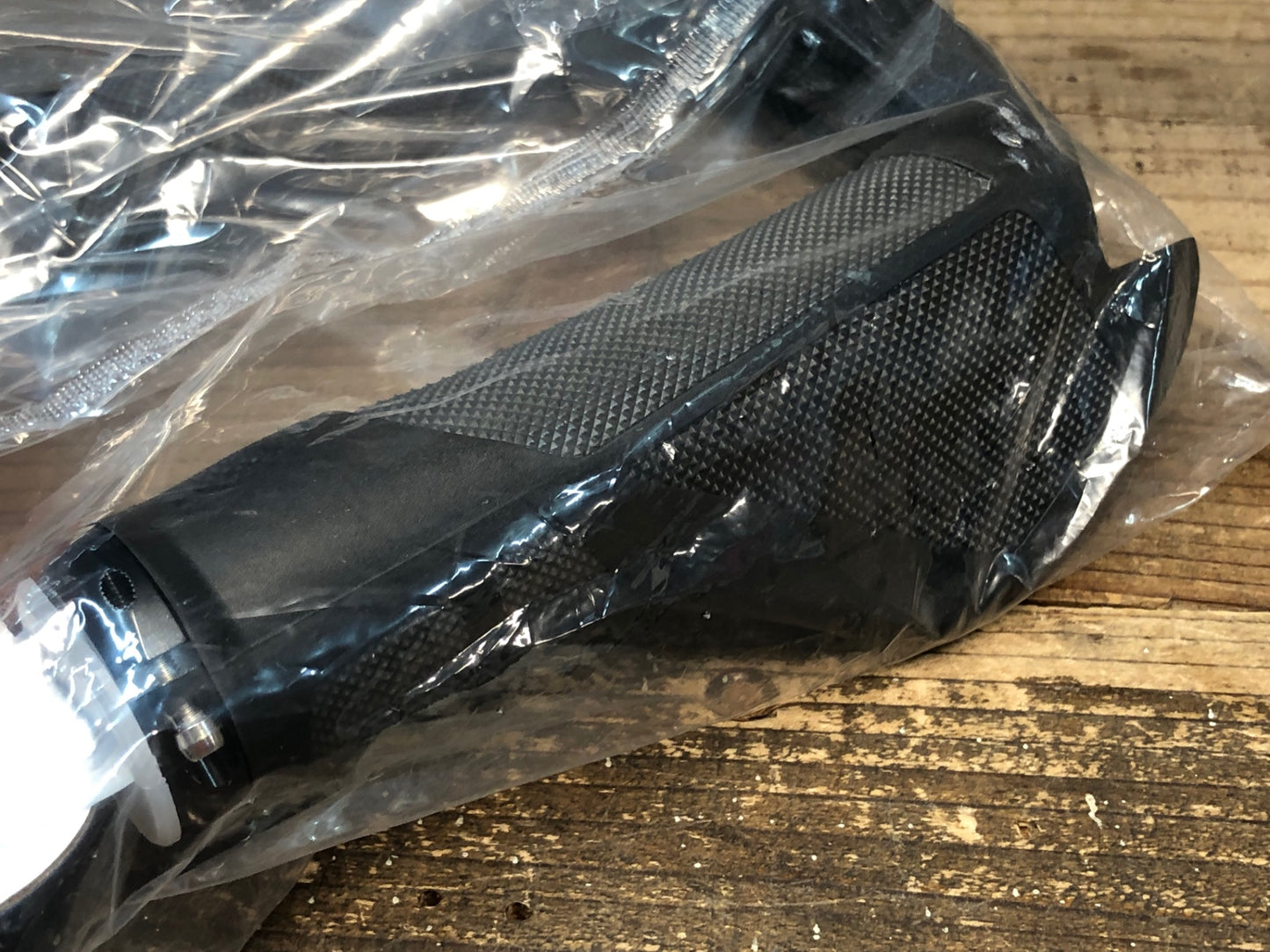 IW148 ジャイアント GIANT ERGO MAX PLUS LOCK-ON GRIP グリップ