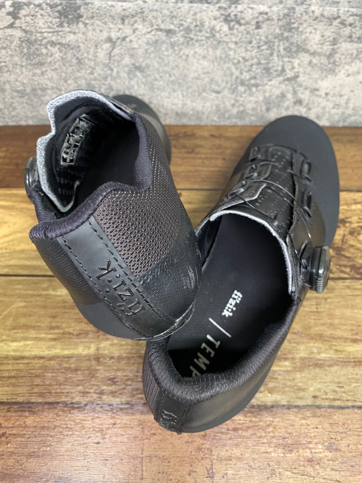 IW337 フィジーク fizik テンポ TEMPO OVERCURVE R4 ビンディングシューズ SPD-SL 黒 EU40.5
