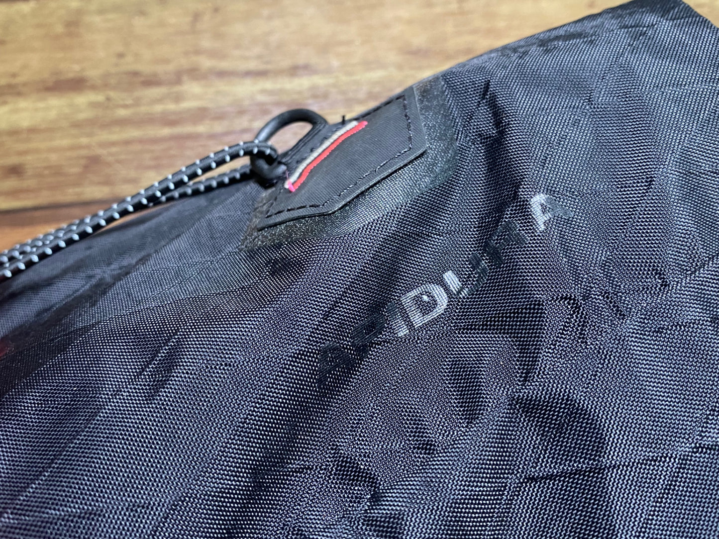 JA605 アピデュラ APIDURA ラファ Rapha ハンドルバーバッグ バッグ 黒 ピンク