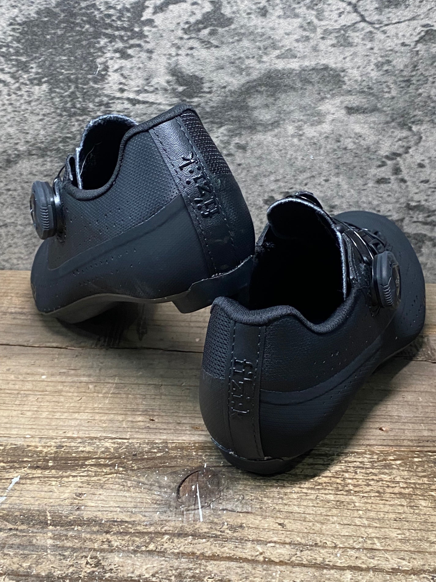 IX027 フィジーク Fizik Tempocuver R4 ビンディングシューズ EU37 黒