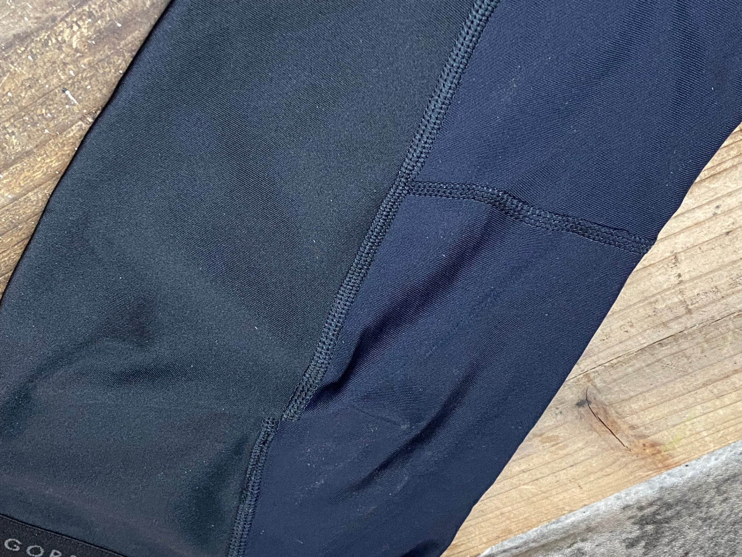 IR656 ゴアバイクウェア GORE BIKE WEAR レッグウォーマー 黒 EU XL WIND STOPPER SHOFT SHELL