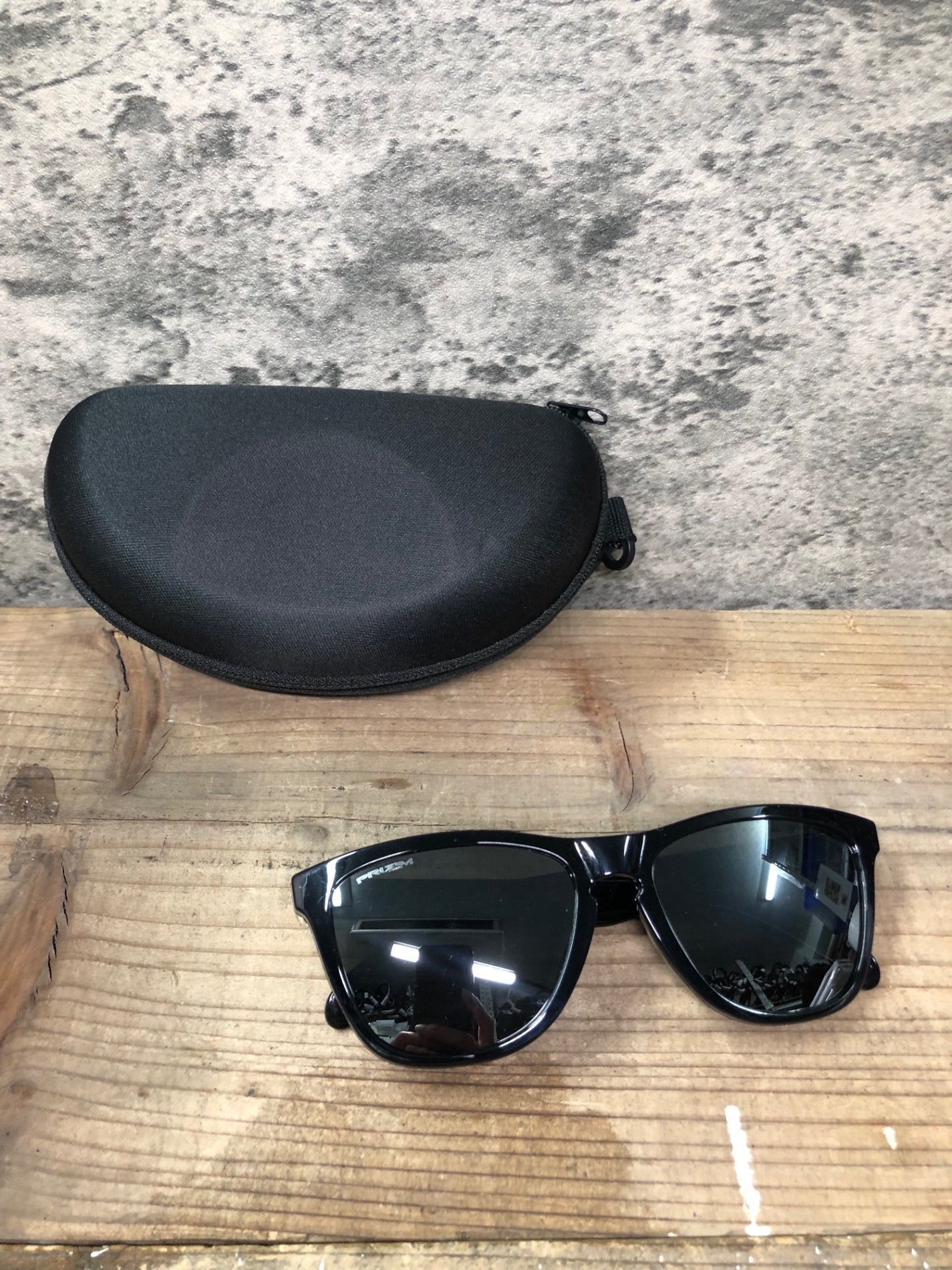 IP686 オークリー OAKLEY フロッグスキン Frogskins アイウェア サングラス PRIZMレンズ 黒
