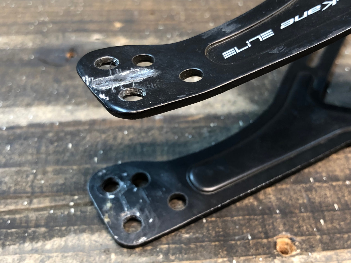 IP587 エリート ELITE Skekane トライアスロン ボトルケージマウント 黒