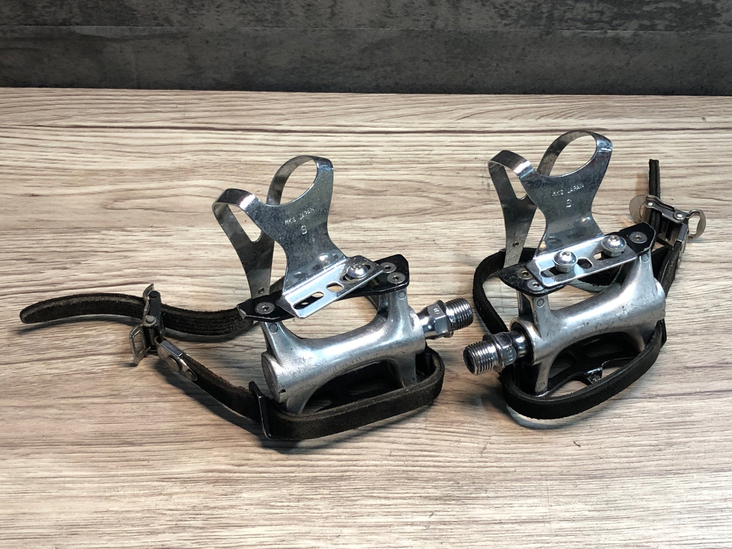 IP836 三ヶ島 MKS ROYAL NUEVO NJS刻印 ペダル ブラック ストラップ付 ※取付けボルト欠品