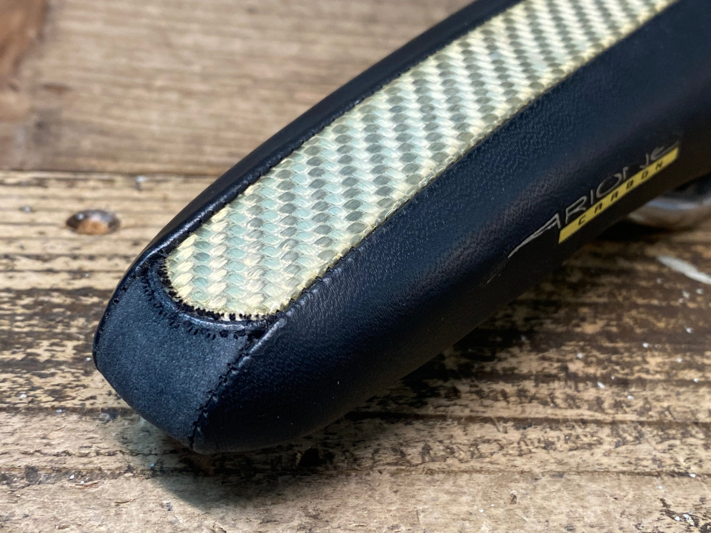 IZ638 フィジーク fizik ARIONE CARBON TWIN FLEX TIレール サドル 実測132mm