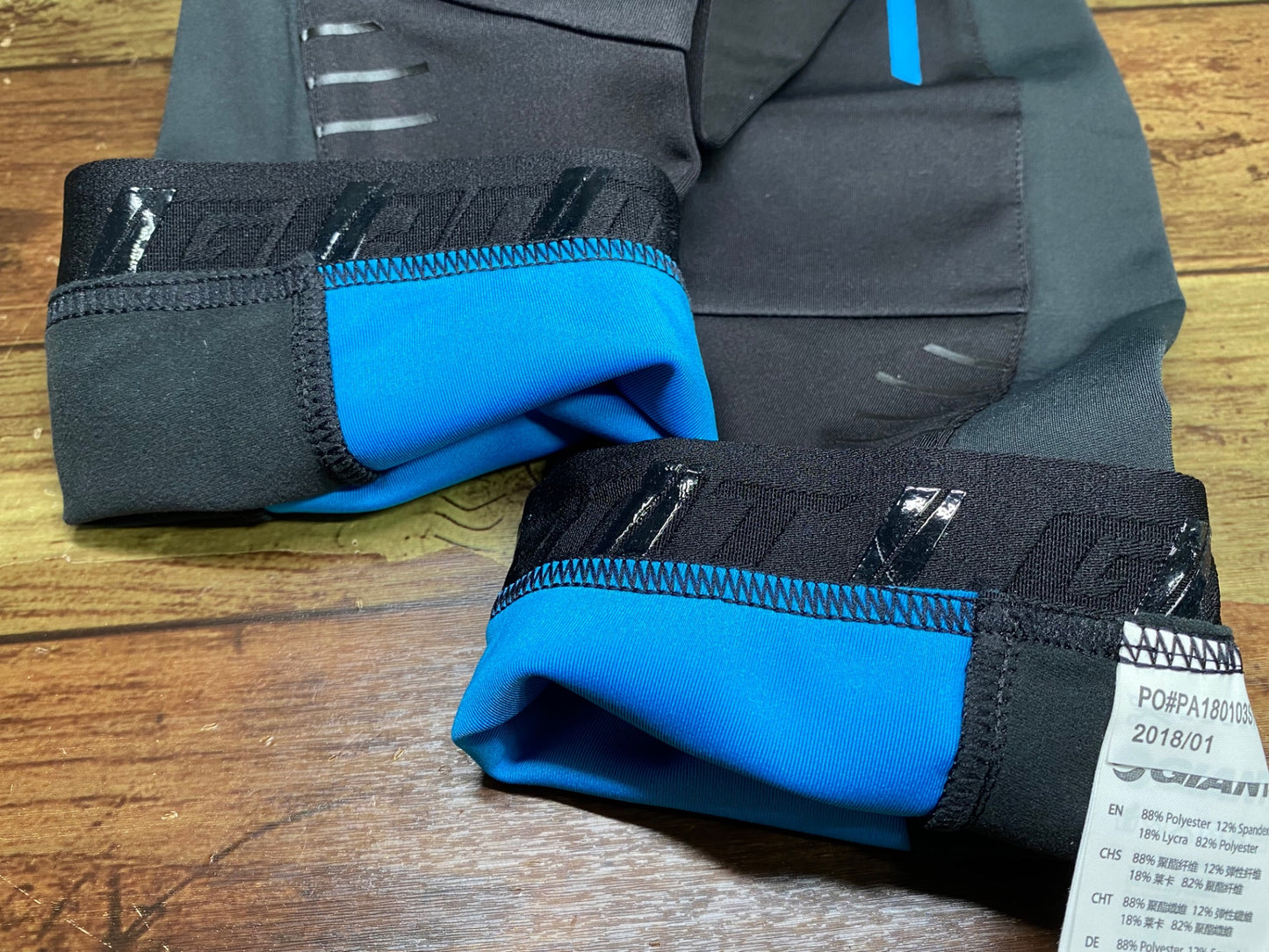 IV872 ジャイアント GIANT DIVERSION ARM WARMER アームウォーマー 黒 M