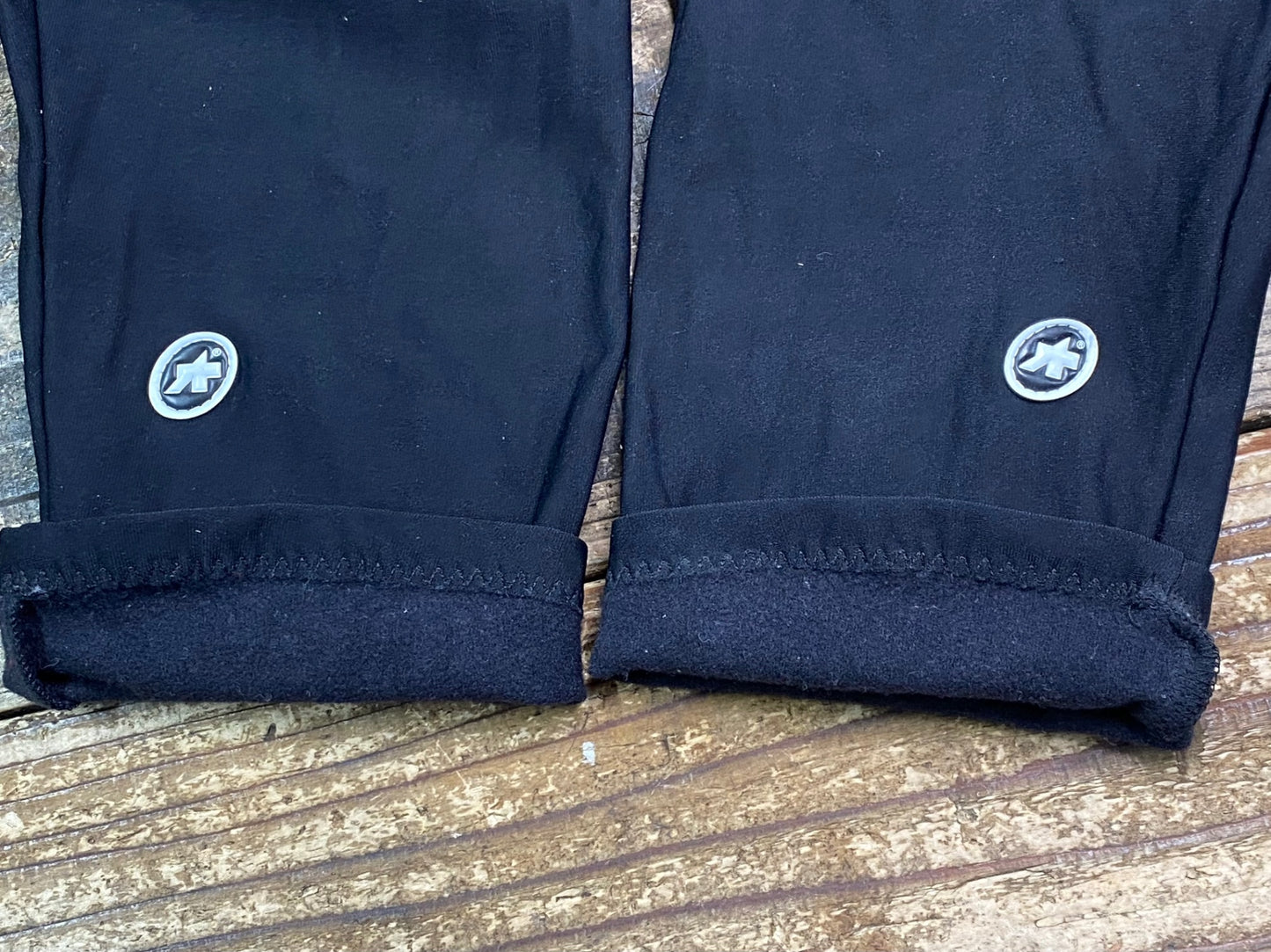 IW218 アソス assos ニーウォーマー 黒 Ⅰ 裏起毛