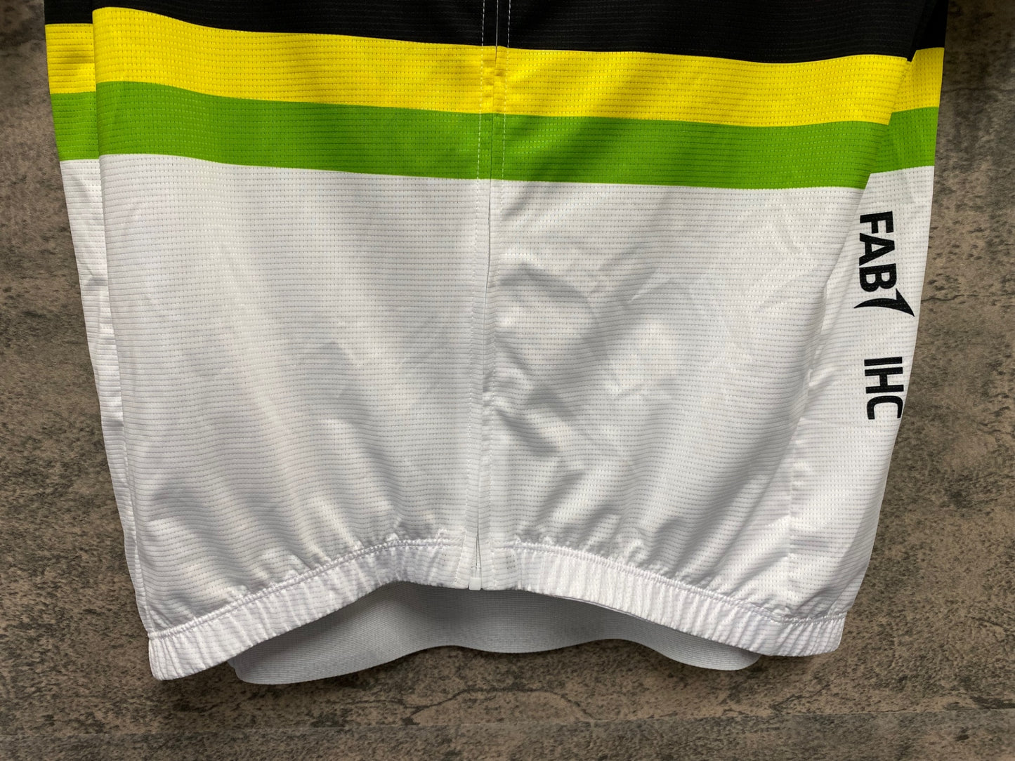 IZ073 ピセイ PISSEI WORLD CHAMPION TADEJ POGACAR 2024 UAE TEAM EMIRATES REPLICA SHORT SLEEVE JERSEY サイクルジャージ 白 アルカンシェル L 未使用