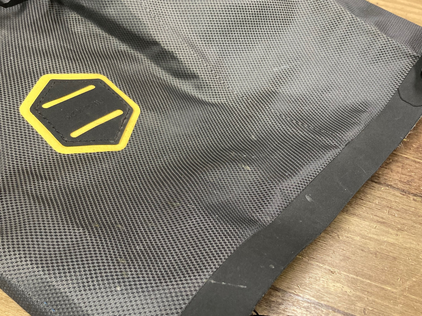 IY825 アピデュラ APIDURA エクスペディションサドルバッグ グレー 17L