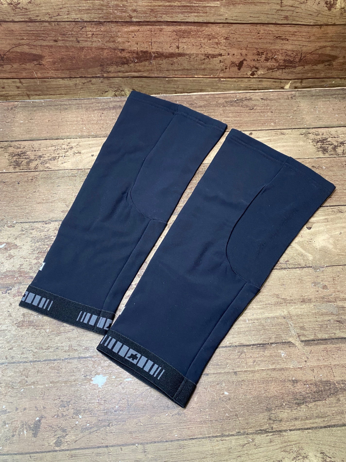 IF988 アソス ASSOS ニーウォーマー 黒 ワンサイズ
