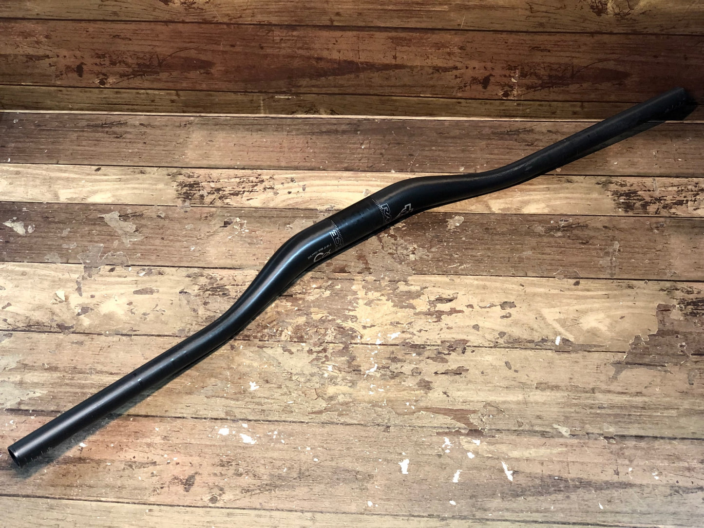 IH917 レースフェイス RACEFACE NEXT R35 カーボンハンドルバー 800mm