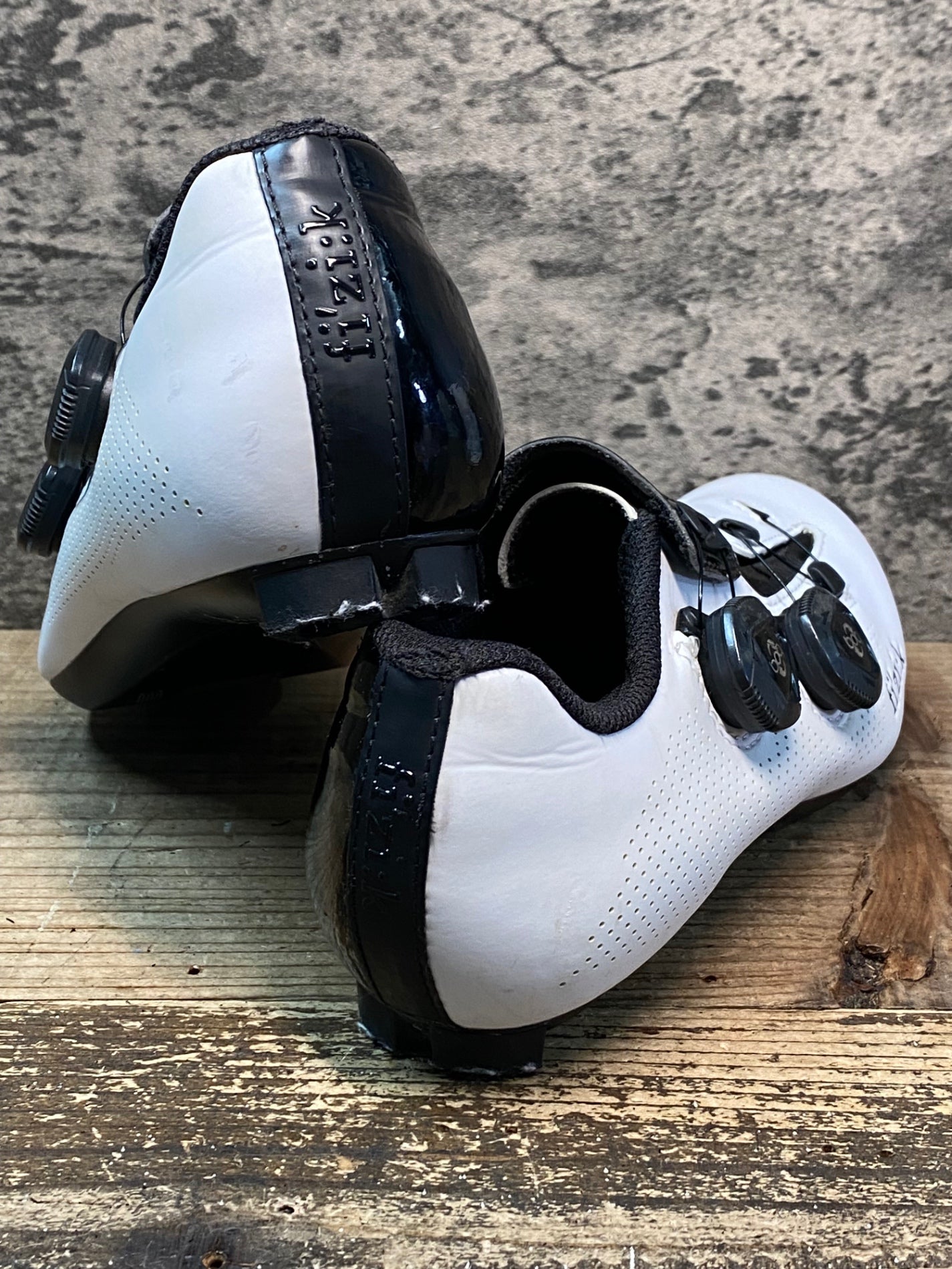 JB327 フィジーク fizik ARIA R3 Shoes ビンディングシューズ 白 黒 EU37.5 3穴