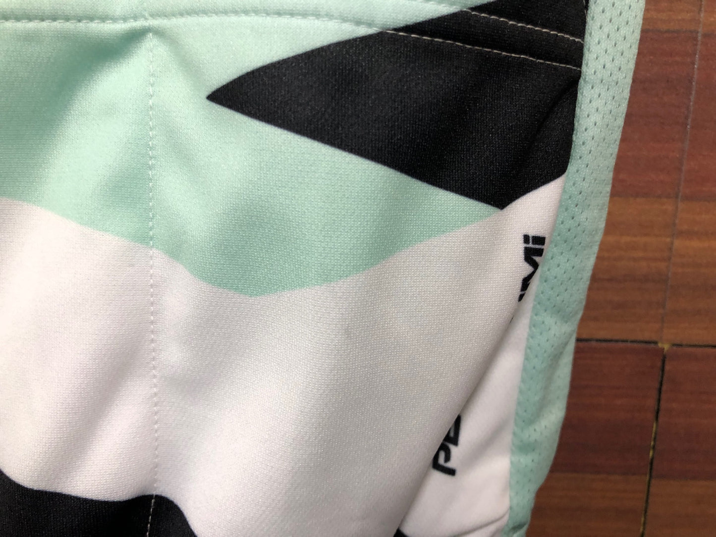 IK352 パールイズミ PEARLiZUMi 半袖 サイクルジャージ 黒白ライムグリーン M