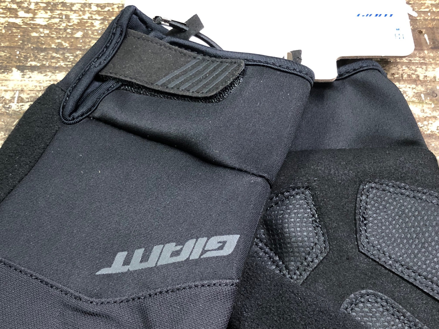 IV945 ジャイアント GIANT CHILL グローブ 黒 L 裏起毛
