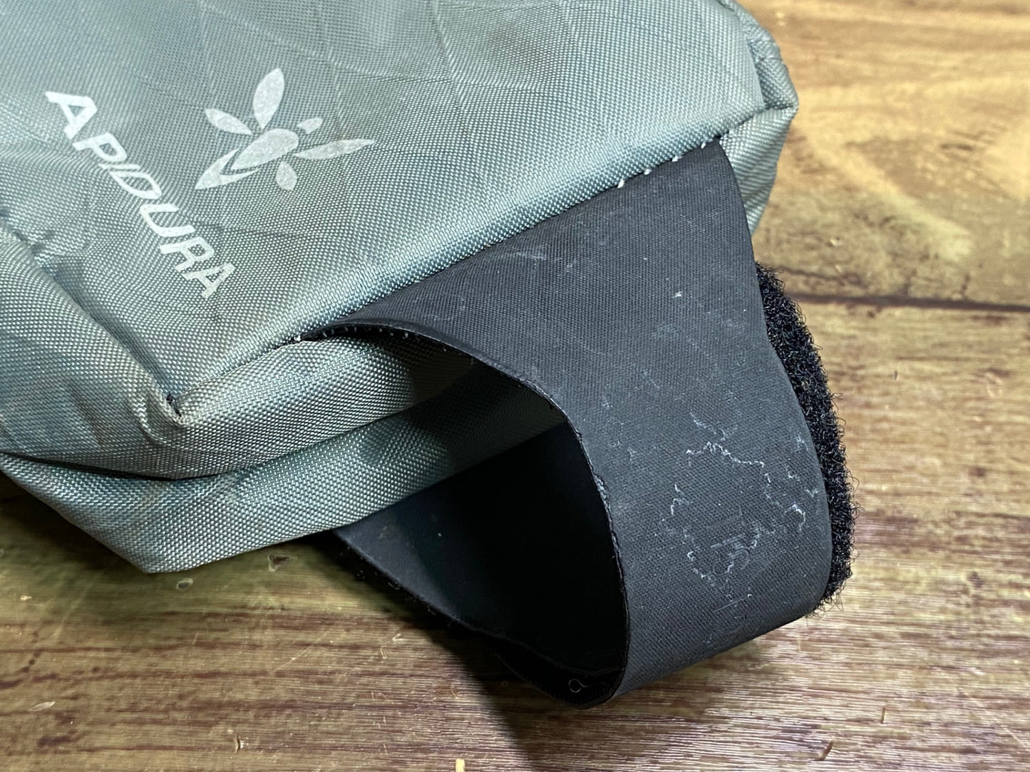 JA610 アピデュラ APIDURA トップチューブバッグ グレー