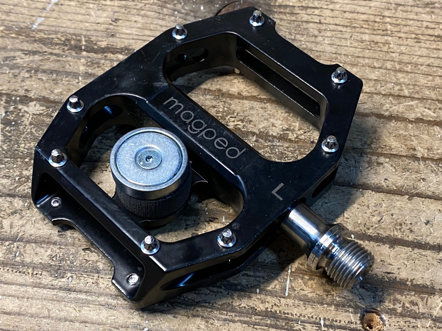 HW425 マグペド magped ROAD2 ビンディングペダル 黒 クリート付属