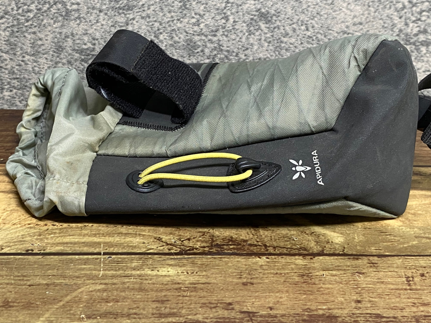 JA608 アピデュラ APIDURA Backcountry Food Pouch ハンドルバッグ グレー