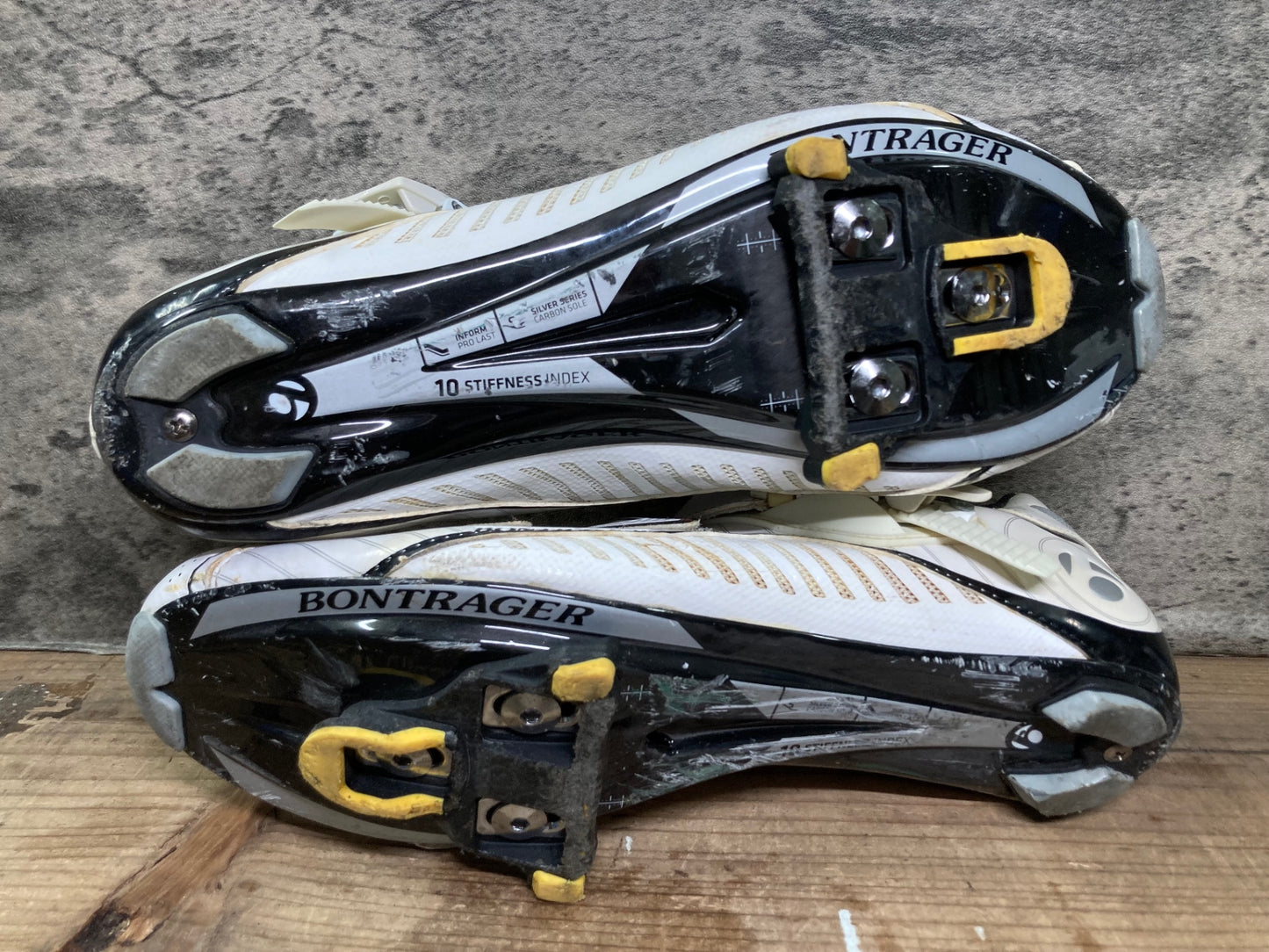 IU707 ボントレガー BONTRAGER RL ROAD ビンディングシューズ EU44 3穴 白