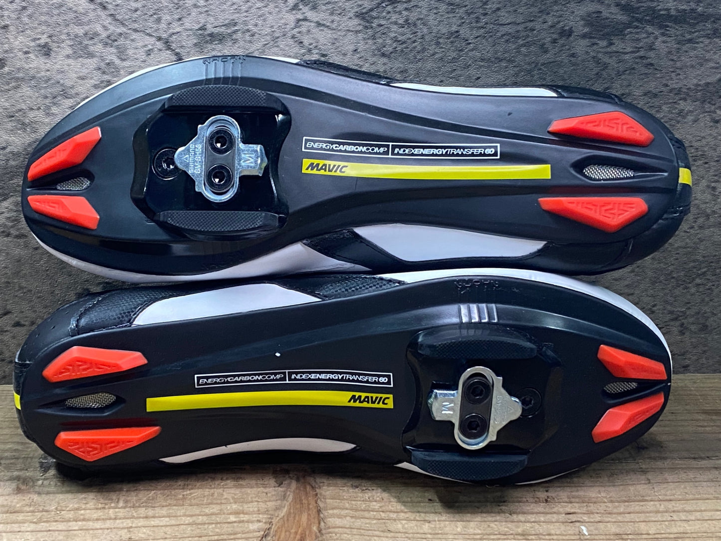 JC689 未使用品 マヴィック MAVIC COSMIC ELITE ビンディングシューズ 黒白 EU41 1/3 SPDアタッチメント ペン字あり