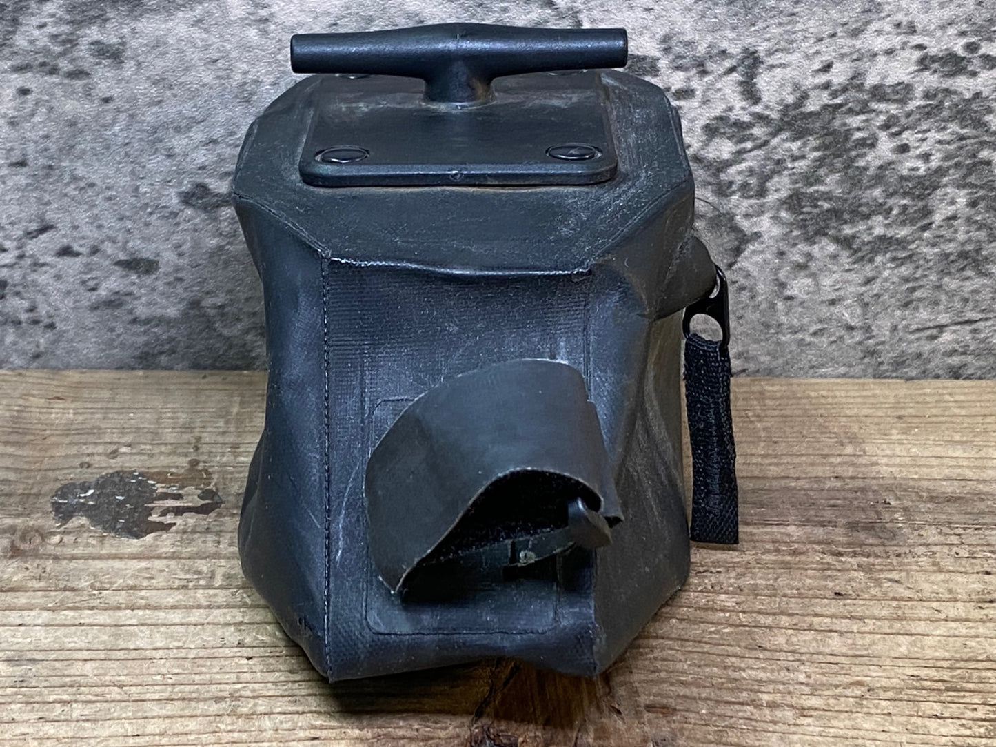 JC644 キャノンデール cannondale Contain Welded QR Medium Bag サドルバッグ 黒