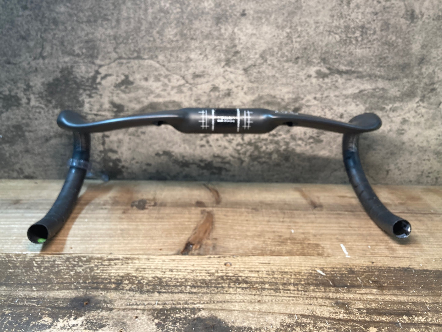 JD220 3T AERONOVA TEAM カーボン ドロップハンドル 420mm Φ31.8