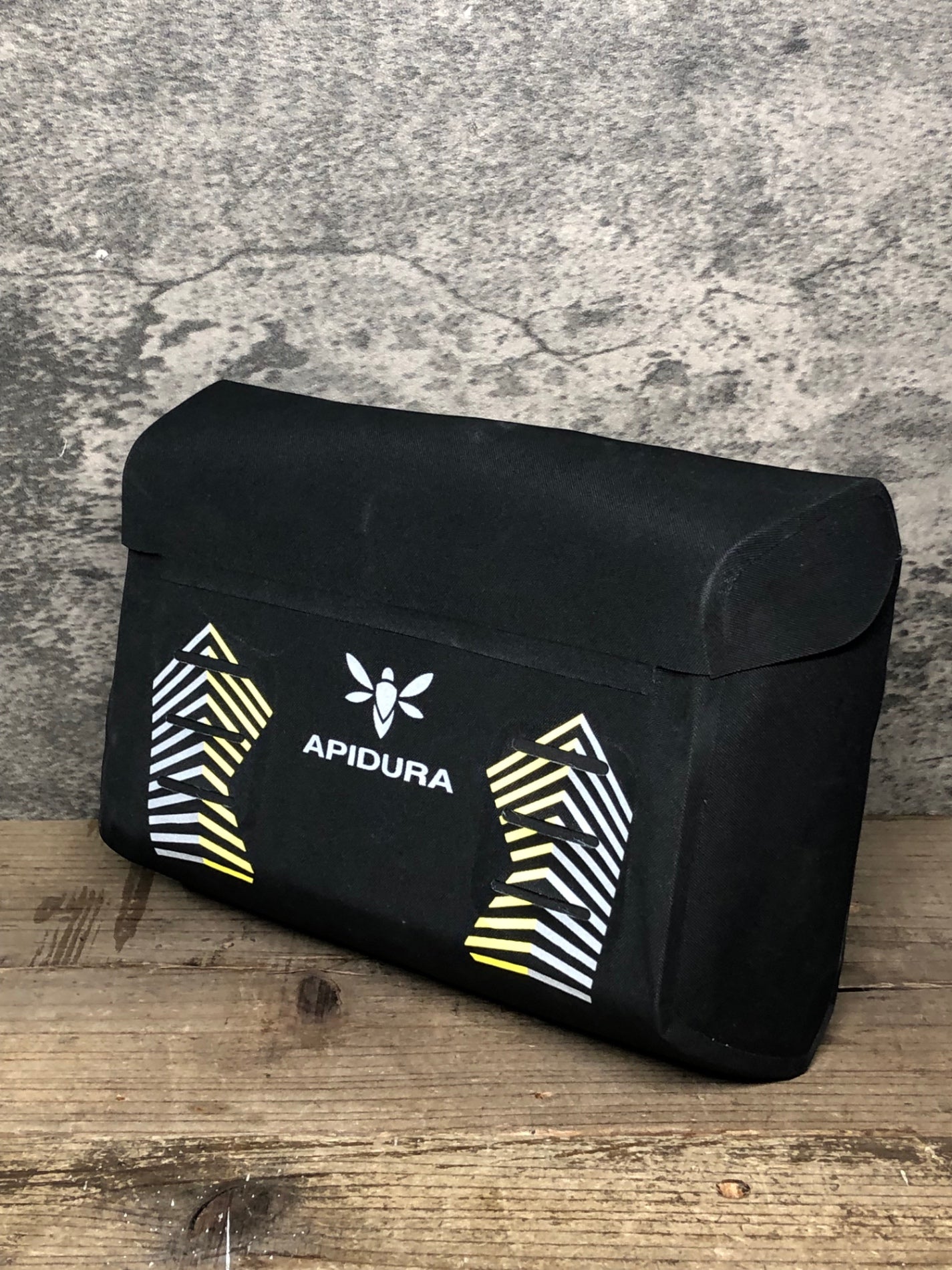 JC235 アピデュラ APIDURA レーシング ハンドルバーバッグ