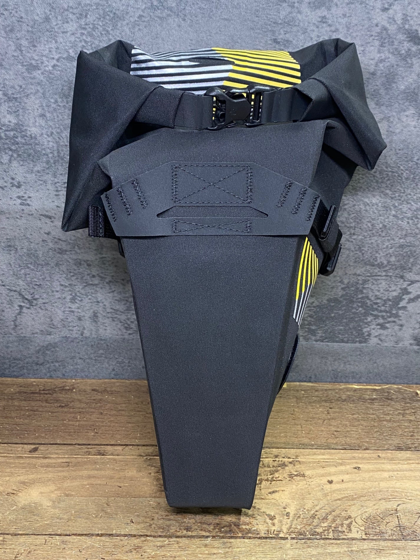 IT876 アピデュラ APIDURA SADDLE PACK サドルバッグ