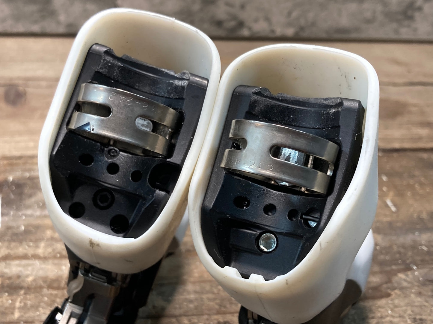 IQ025 シマノ SHIMANO アルテグラ ST-6700 STIレバー 2x10s 白ブラケット