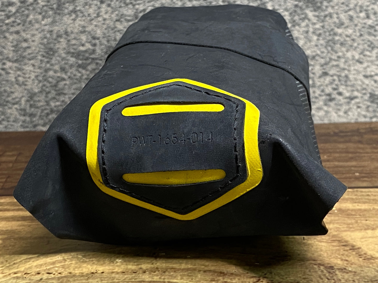 JA609 アピデュラ APIDURA トップチューブバッグ グレー