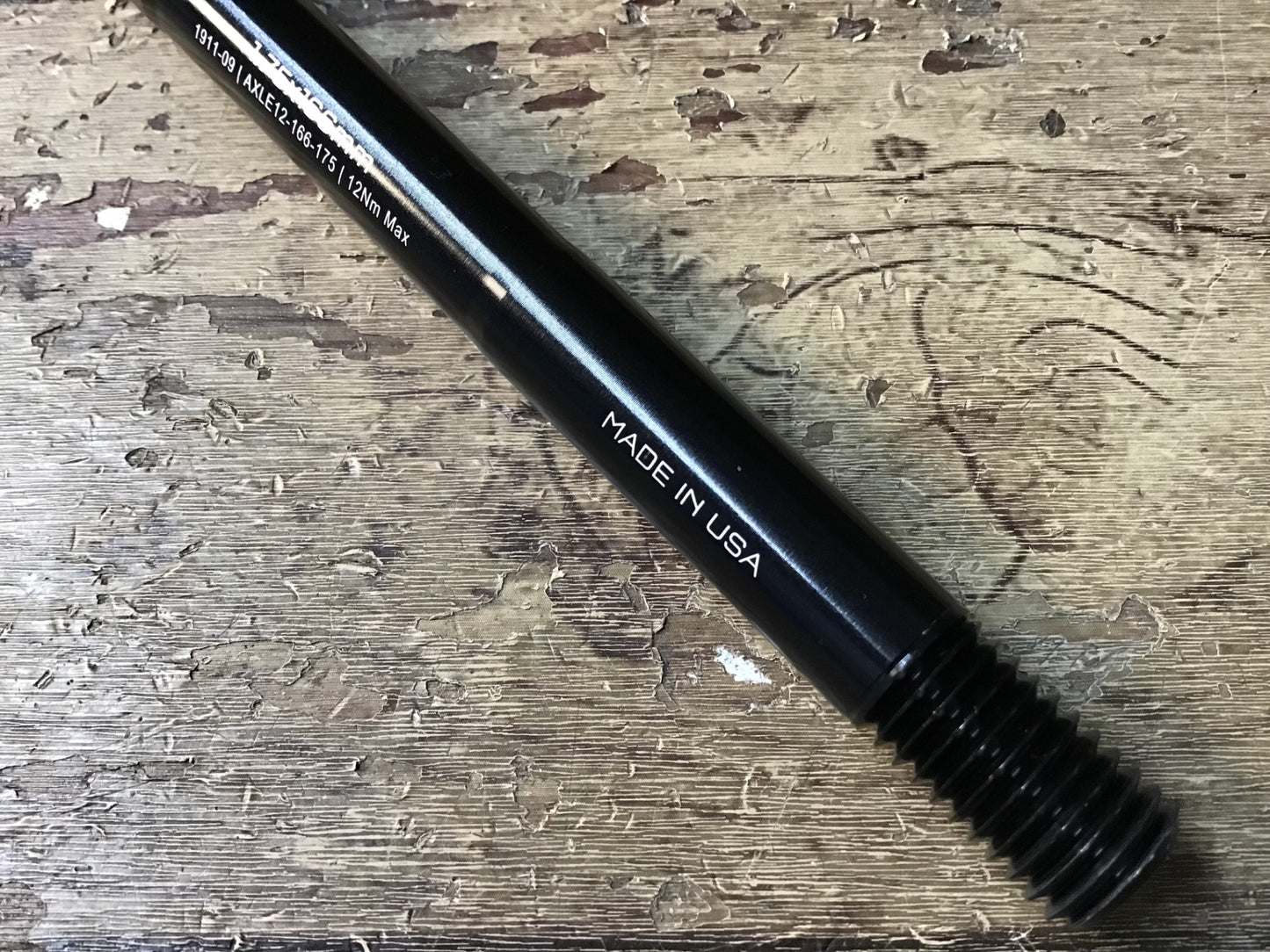 IE294 ウルフトゥース WOLFTOOTH スルーアクスル Φ12 1.75x166mm
