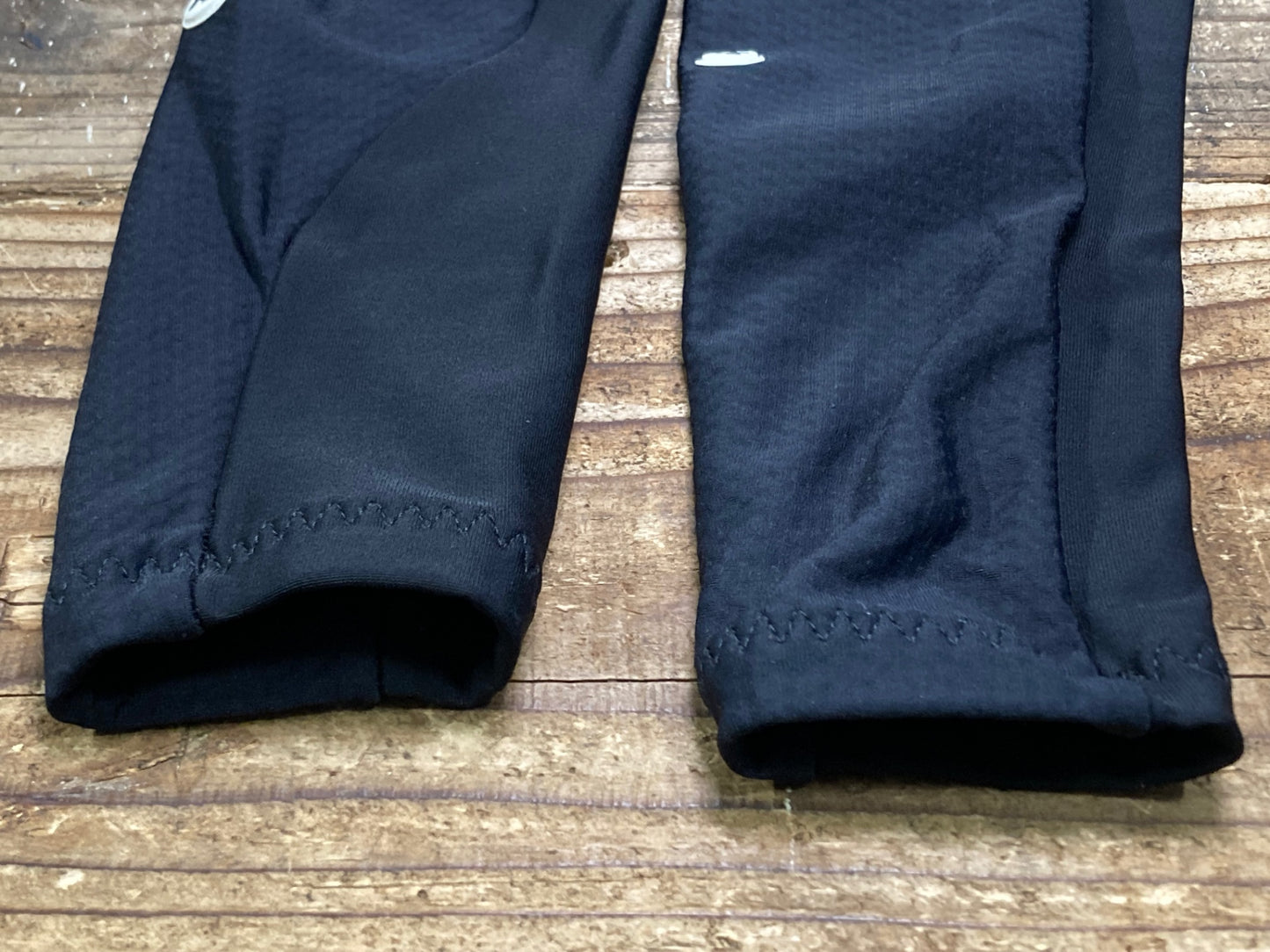 IT222 アソス assos レッグウォーマー 黒 0