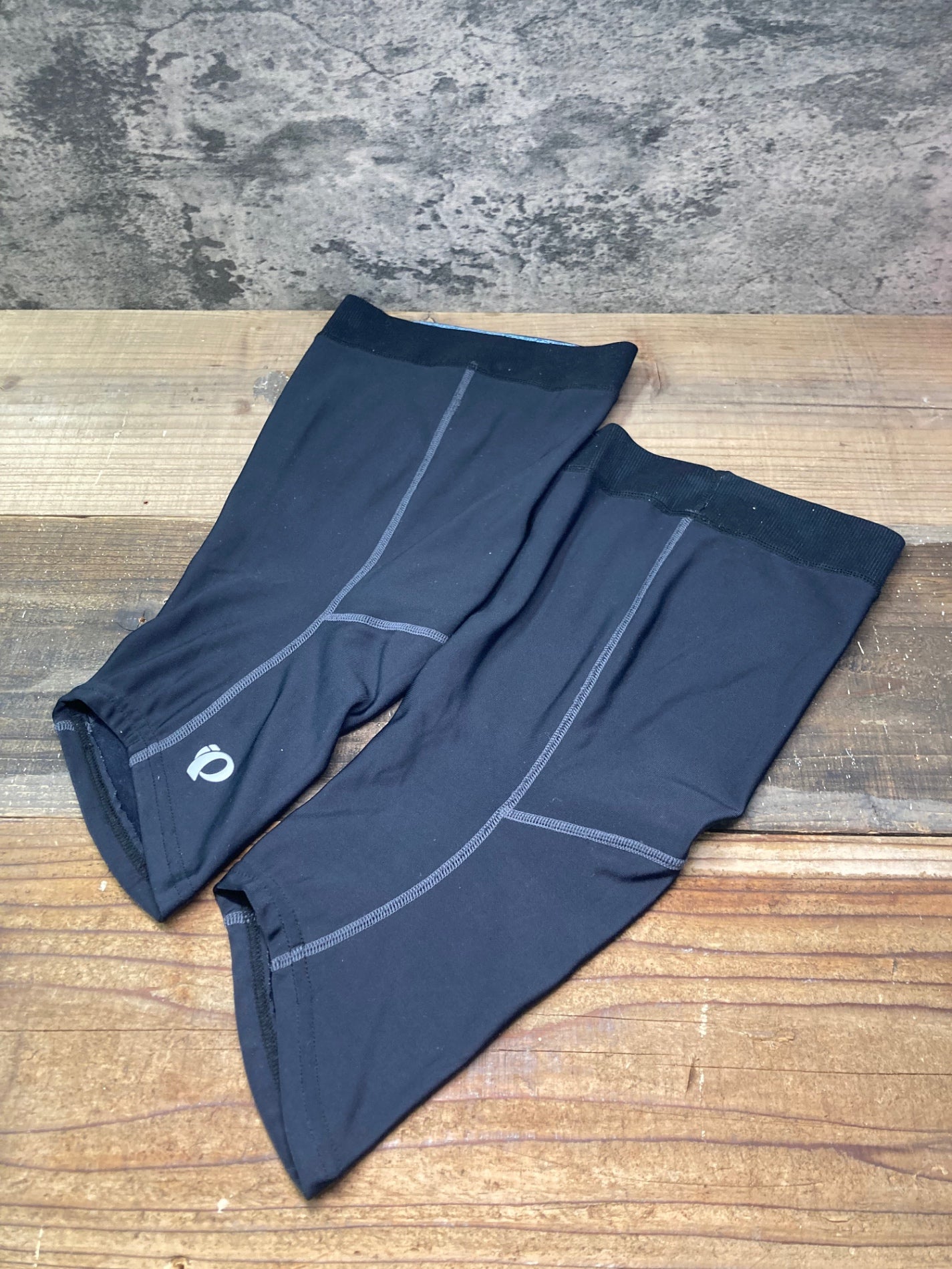 IO726 パールイズミ PEARL iZUMi ニーウォーマー 黒 L