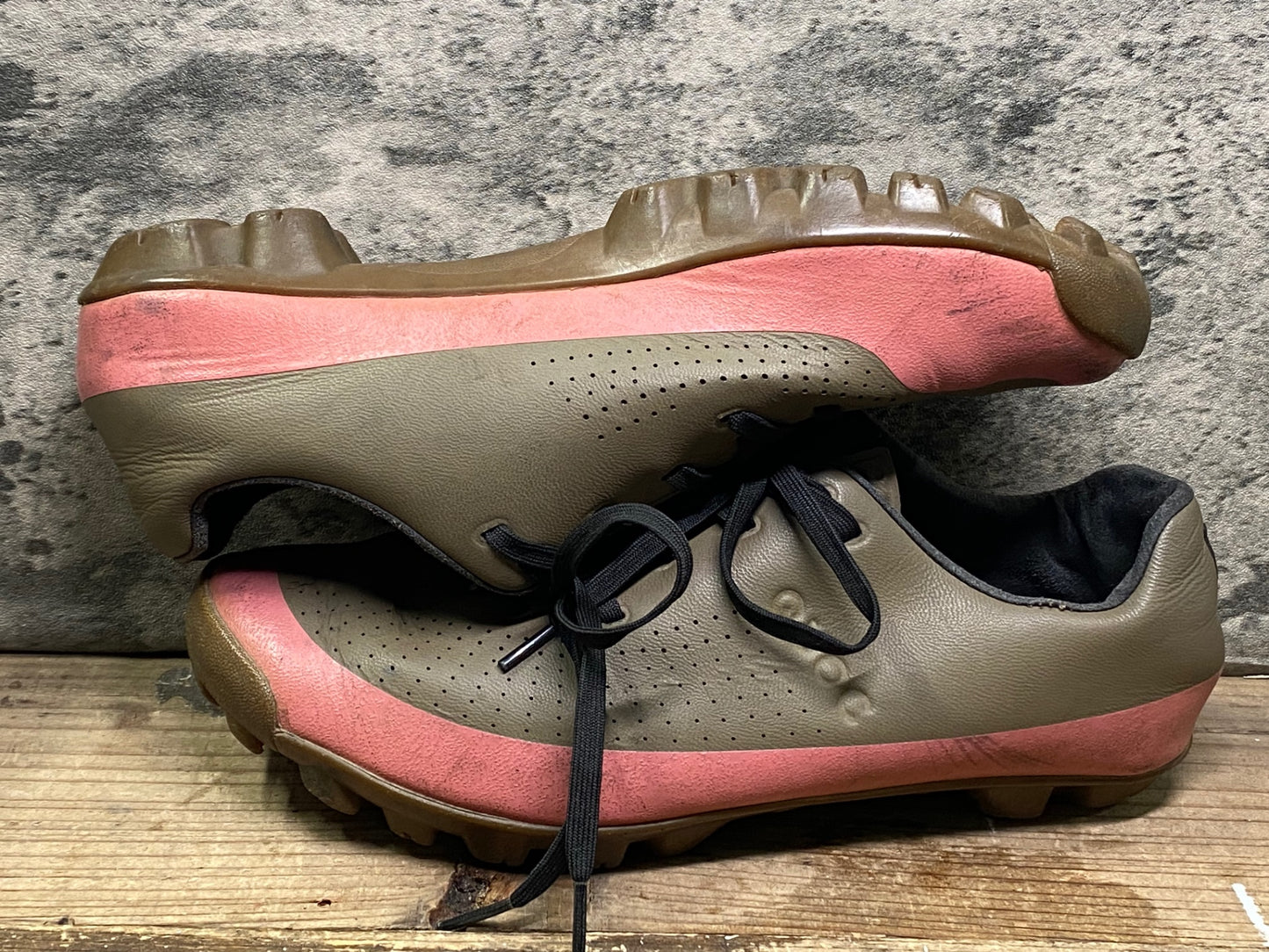IS765 クオック QUOC Gran Tourer ビンディングシューズ 茶 ピンク EU39.5 SPD ※汚れ、劣化
