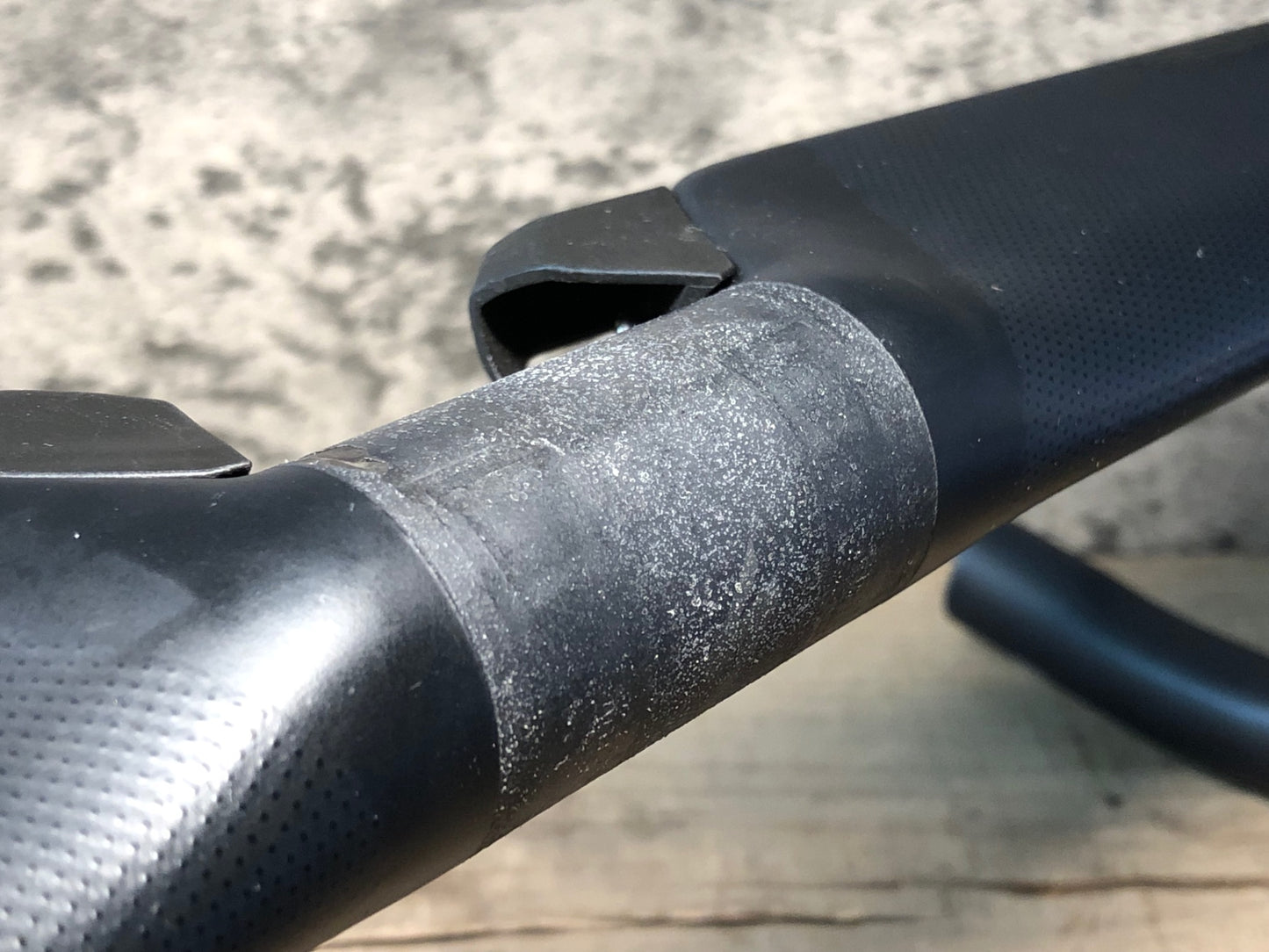 JA071 スペシャライズド SPECIALIZED S-WORKS AeroFly2 カーボン ドロップハンドル エンドC-C380mm ※クランプ痕、カーボン層剥がれ