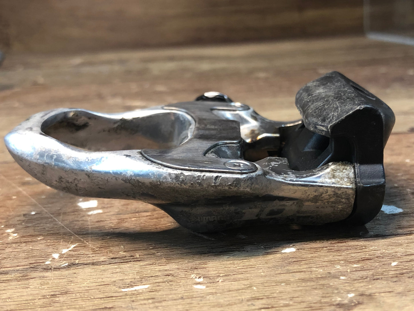 GX061 シマノ SHIMANO 105 PD-5700 ビンディングペダル SPD-SL ※腐食 シャフトに若干のがたあり