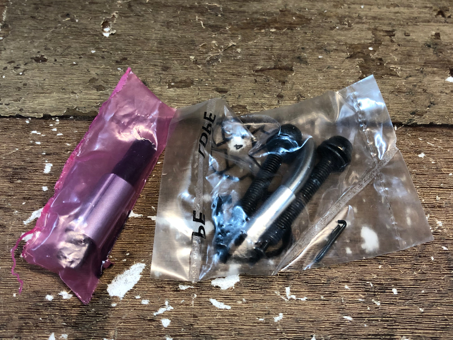 GU596 シマノ SHIMANO BR-RS305 ディスクブレーキキャリパー 片側のみ