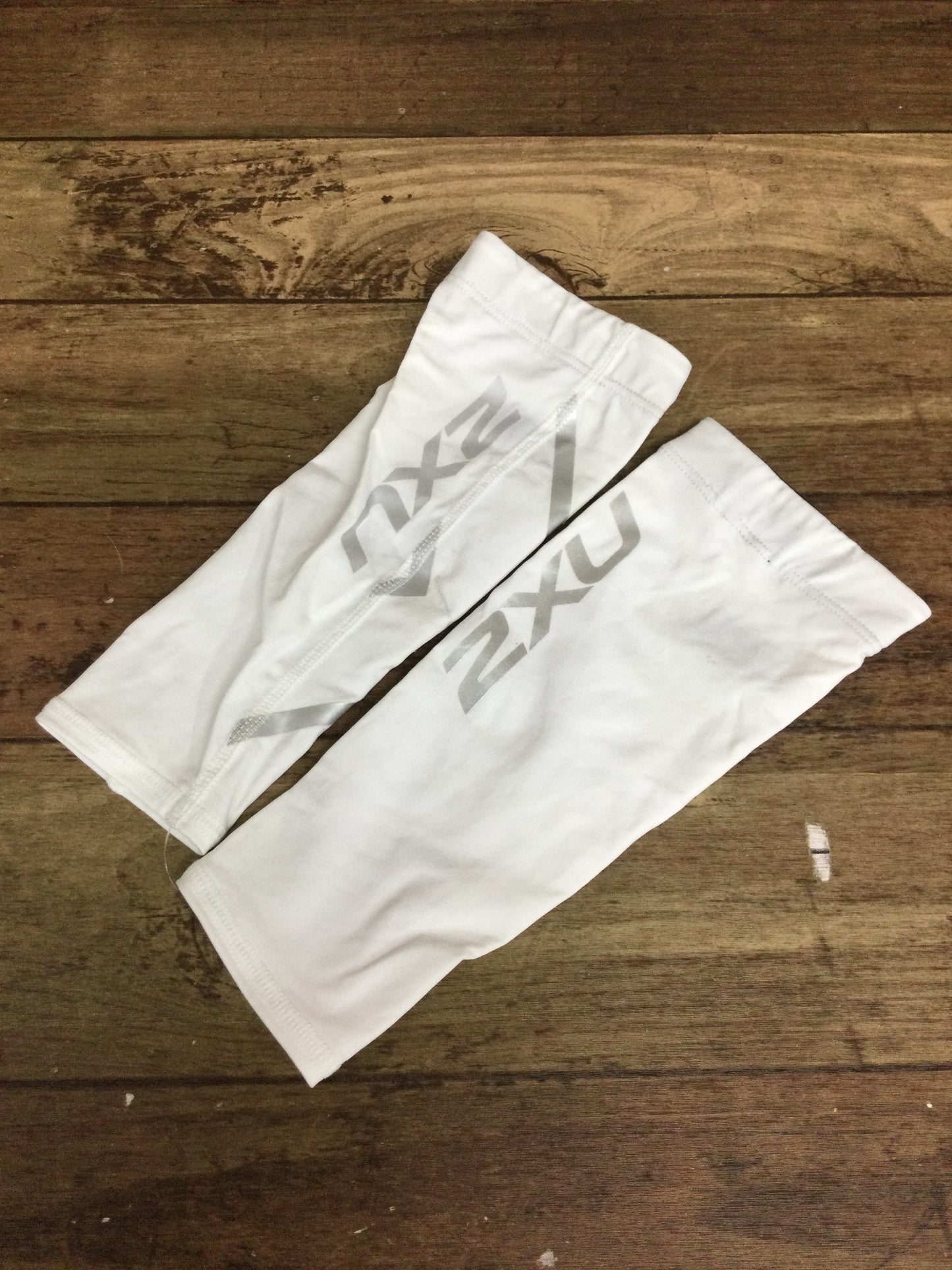 SB4145 ツータイムズユー 2XU UNISEX COMPRESSION CALF GUARD コンプレッションカバー XS ホワイト 211031485000