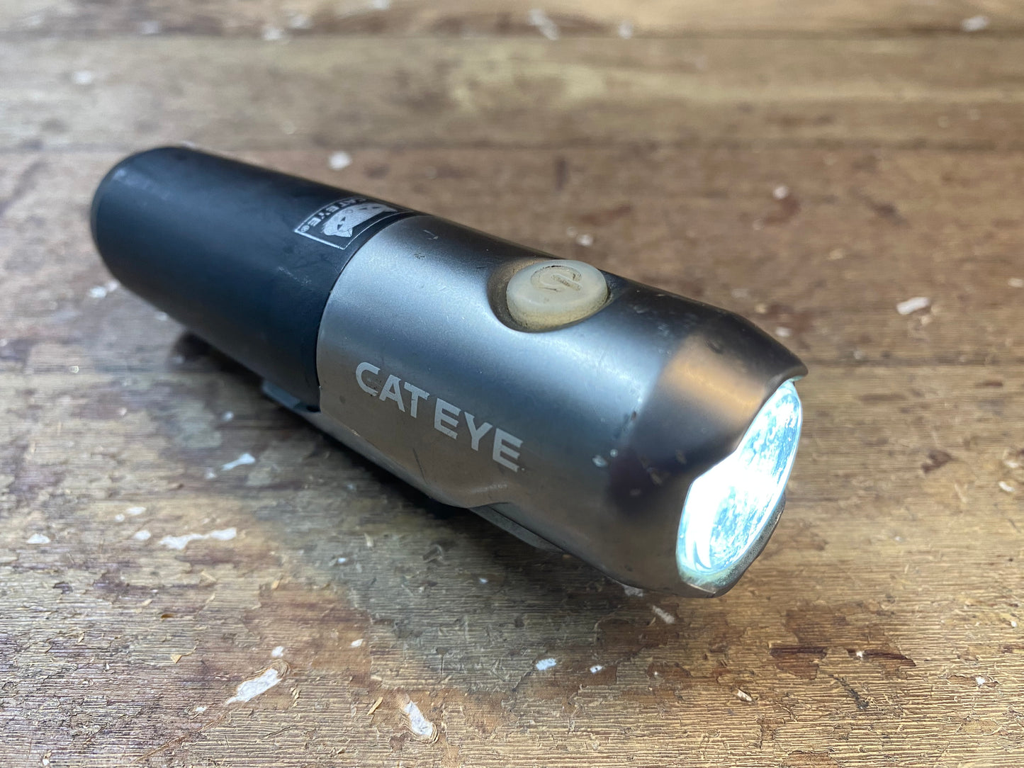 GR765 キャットアイ CATEYE VOLT300 フロントライト ※傷、動作確認済み