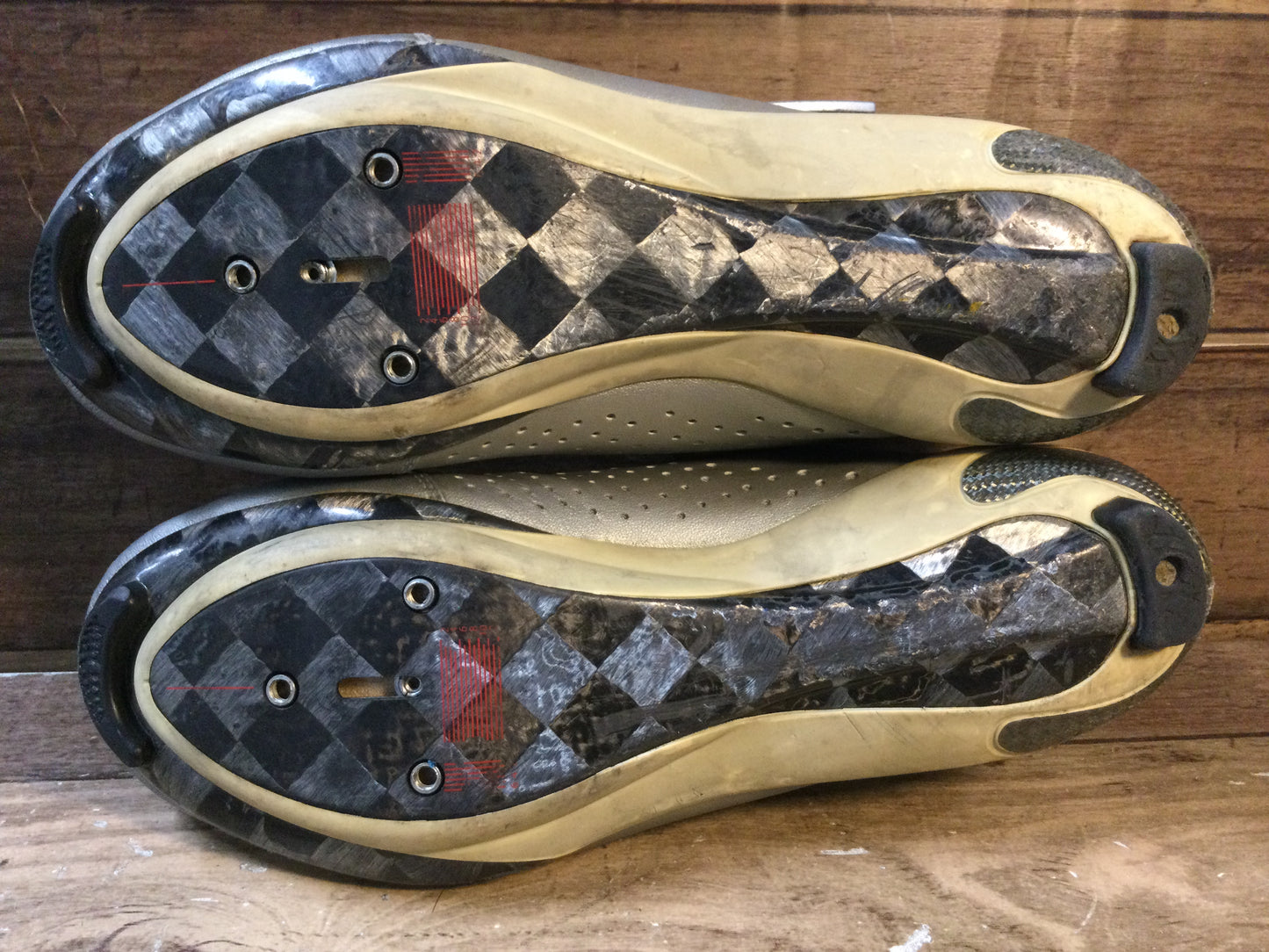GJ588 フィジーク Fizik UOMO R3 ビンディングシューズ EU40