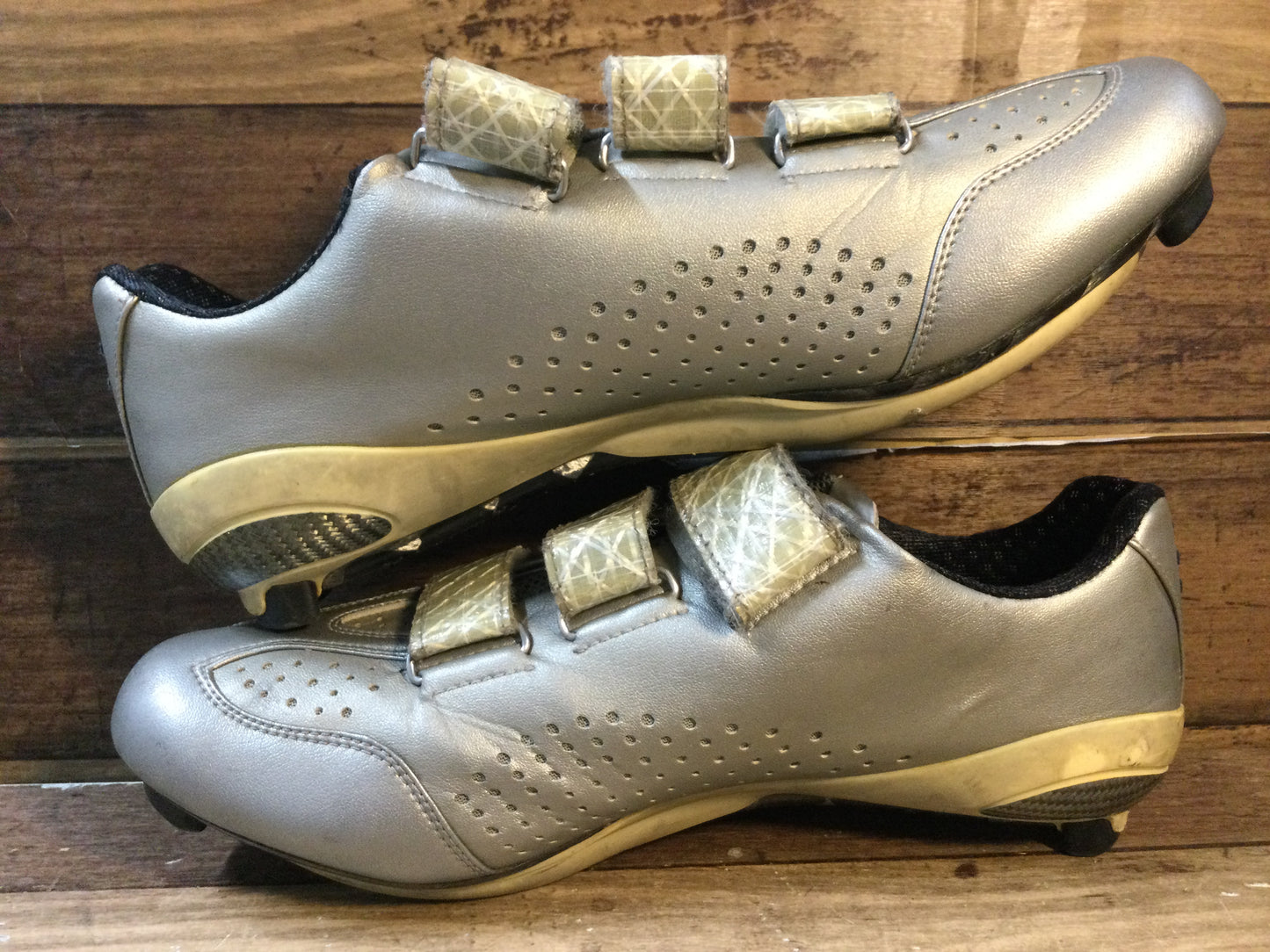 GJ588 フィジーク Fizik UOMO R3 ビンディングシューズ EU40