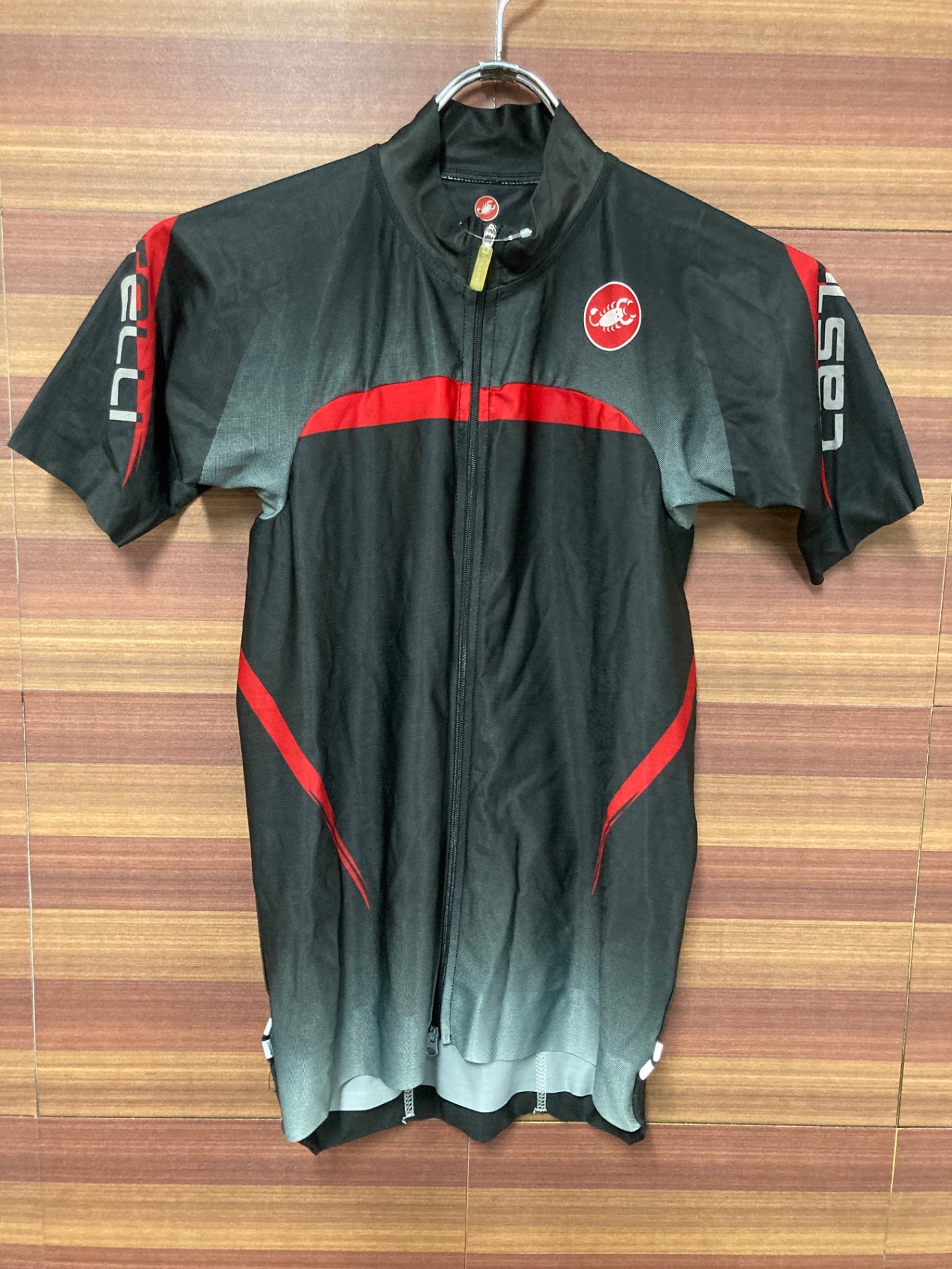 注目の 新品 CASTELLI(カステリ) カステリ半袖 - 半袖サイクルジャージ