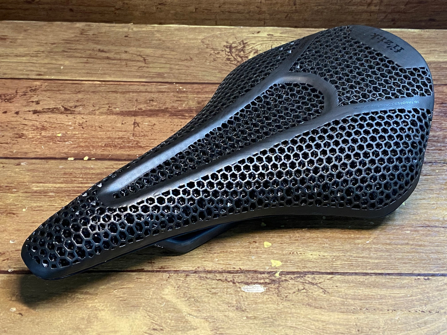 HB283 フィジーク fizik サドル VENTO ARGO R1 ADAPTIVE 150mm カーボンレール