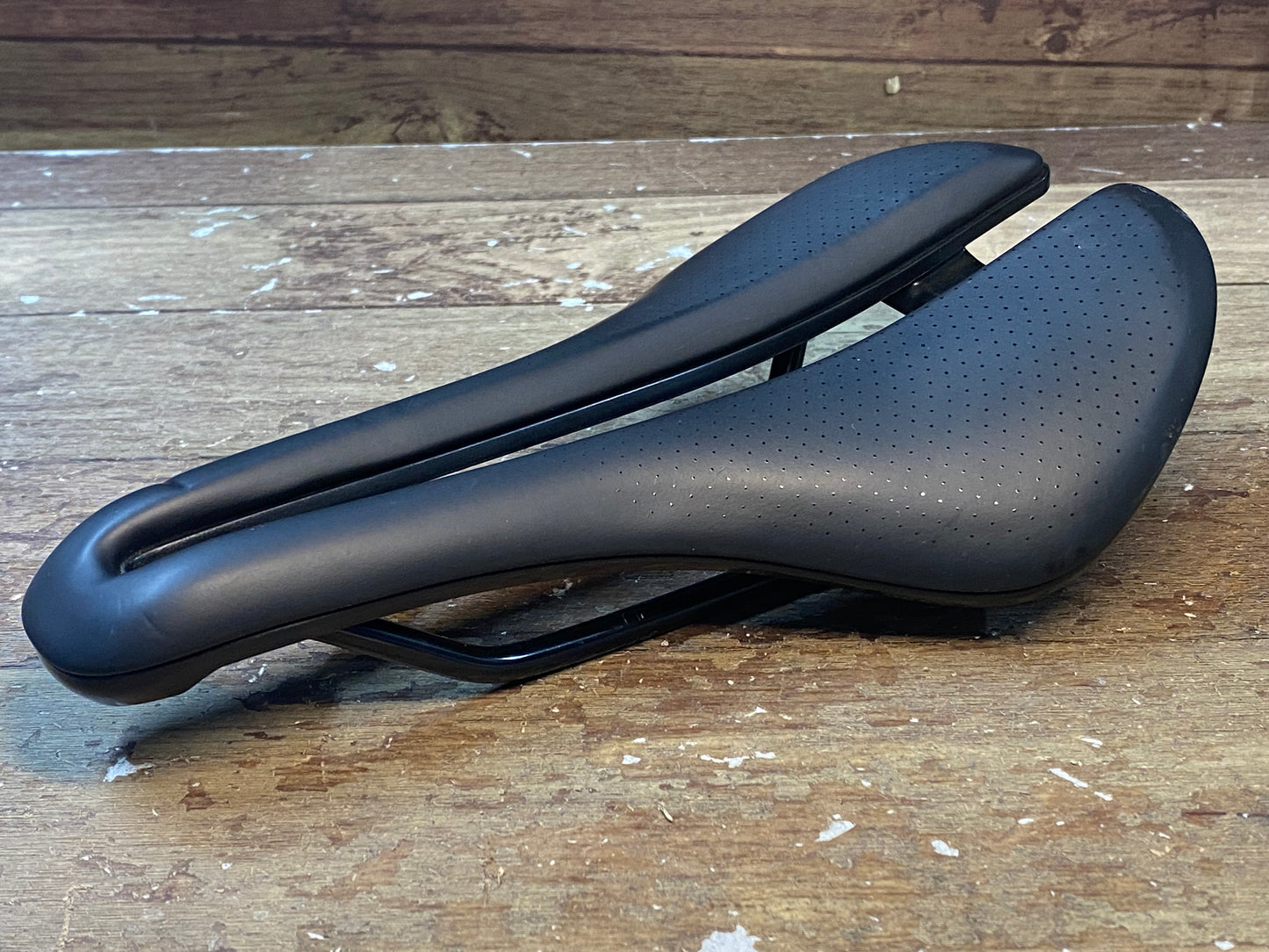 GC568 ボントレガー Bontrager アイオロス AEOLUS COMP サドル 145mm 黒