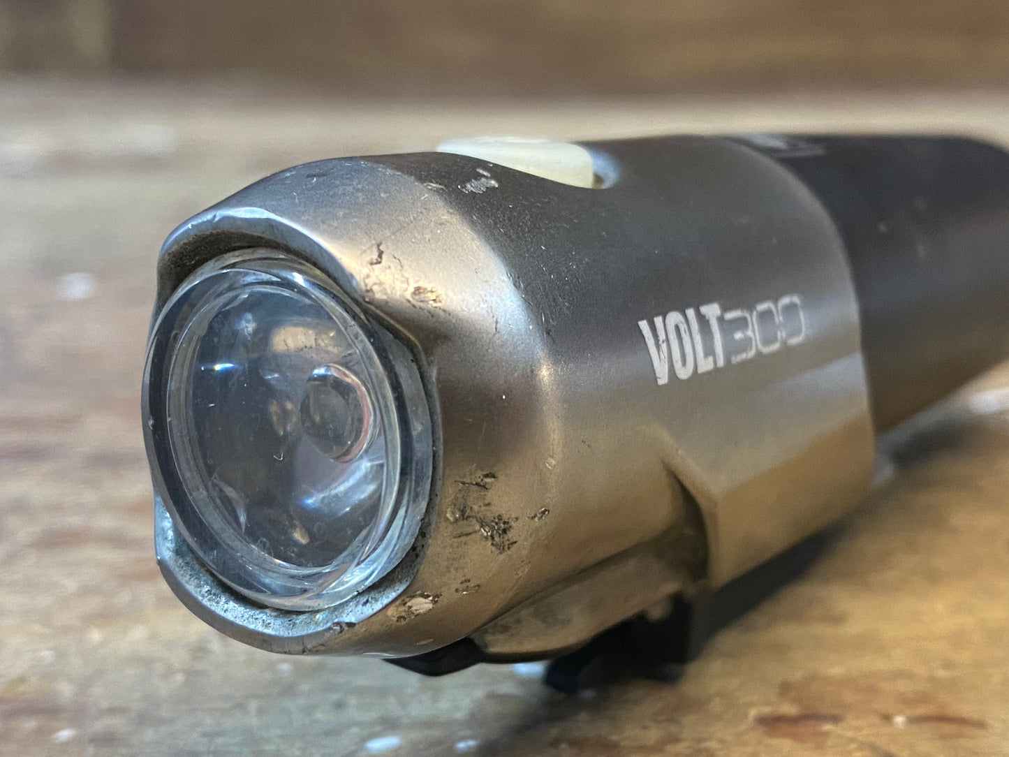 GR765 キャットアイ CATEYE VOLT300 フロントライト ※傷、動作確認済み