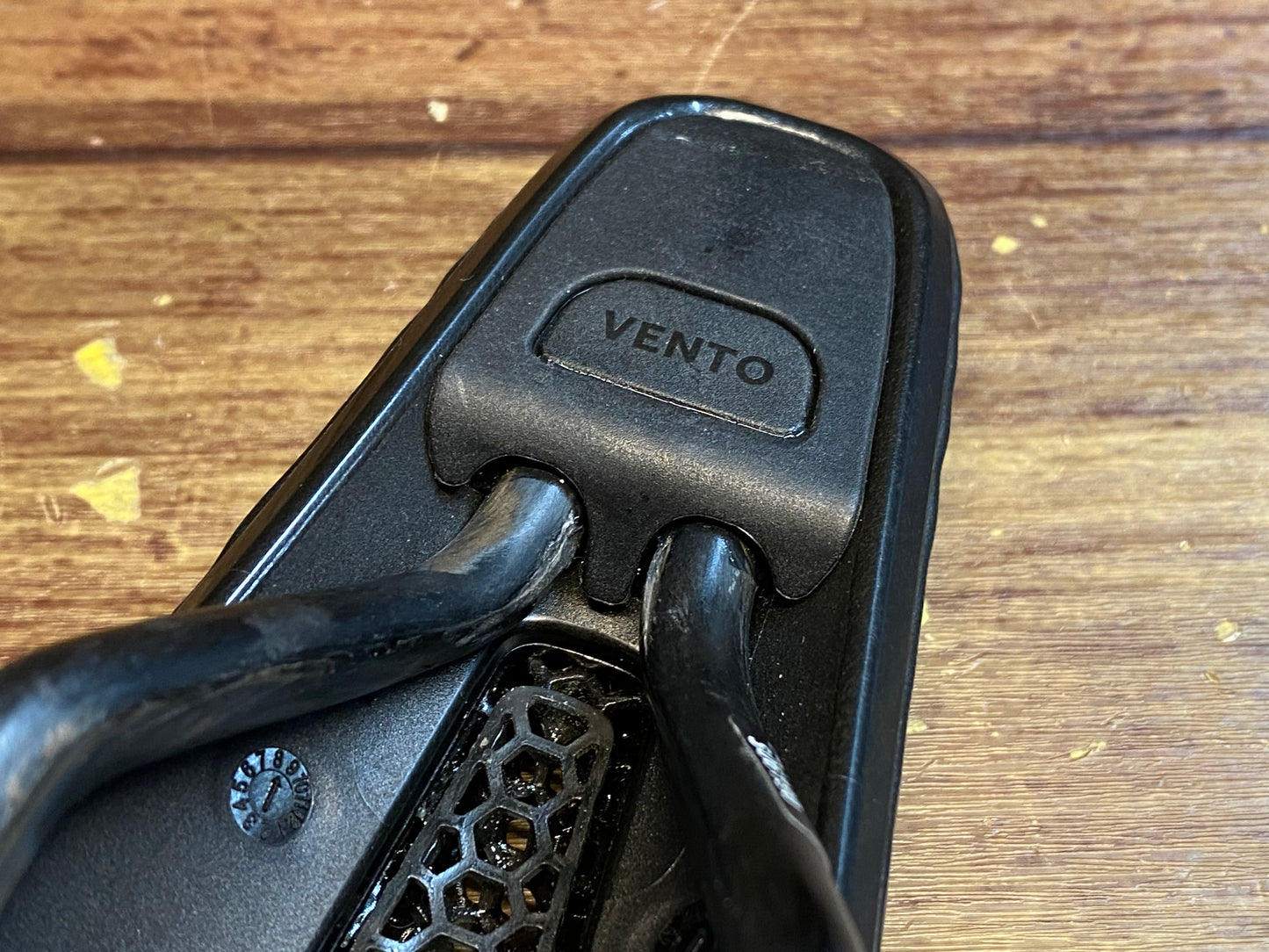 HB283 フィジーク fizik サドル VENTO ARGO R1 ADAPTIVE 150mm カーボンレール
