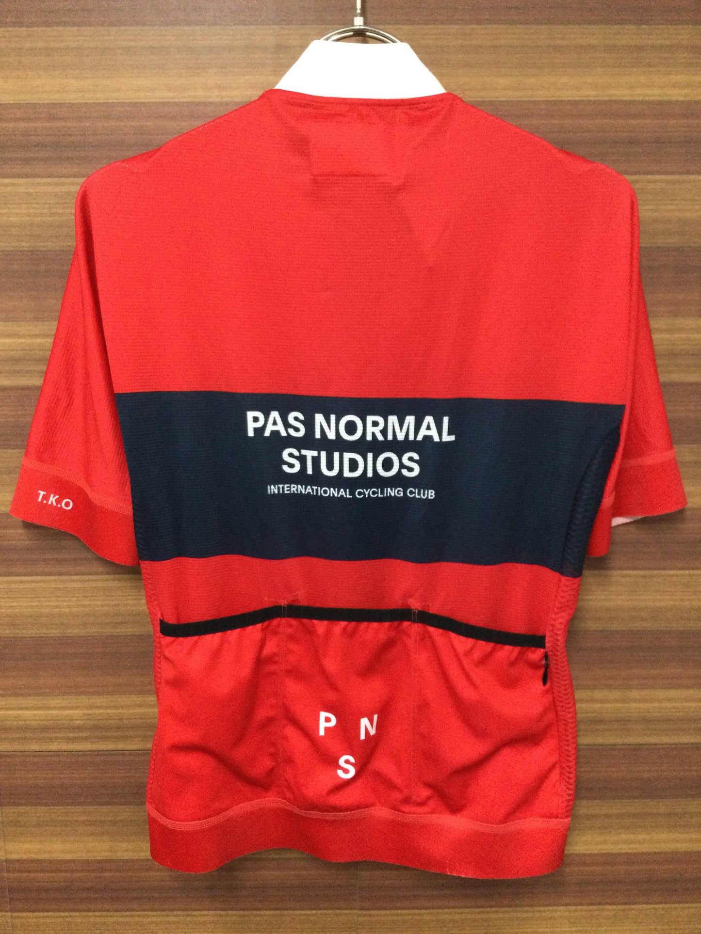 GJ398 パスノーマルスタジオ PAS NORMAL STUDIOS 半袖 サイクルジャージ 赤 M 裾の汚れ