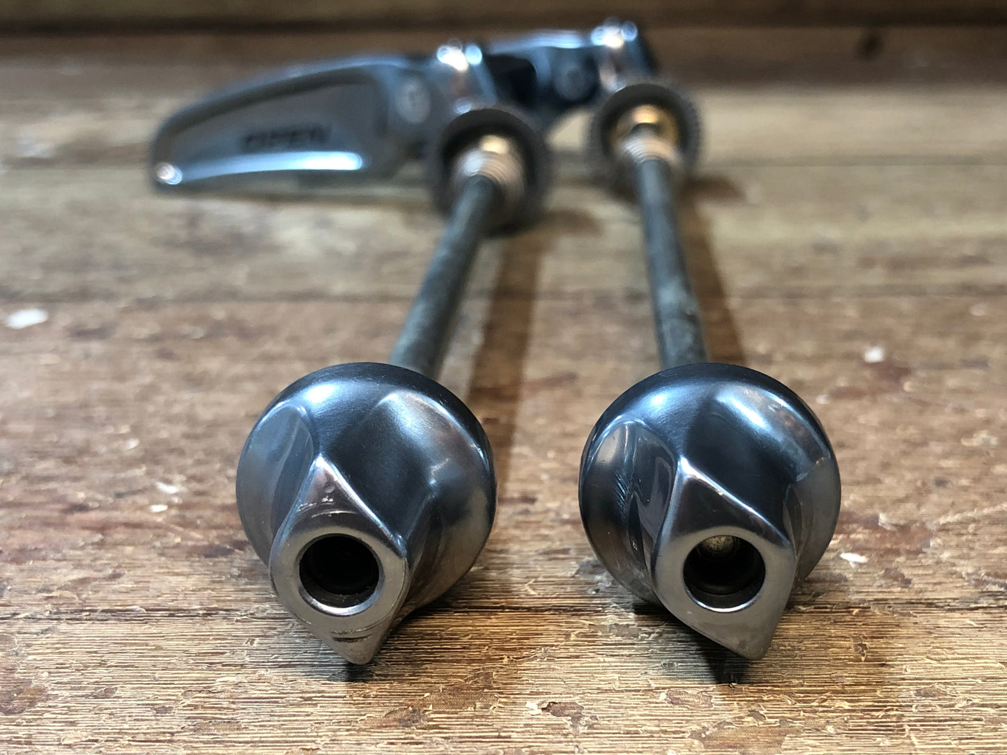 GW743 シマノ SHIMANO デュラエース DURA-ACE クイックリリース ※削れ大