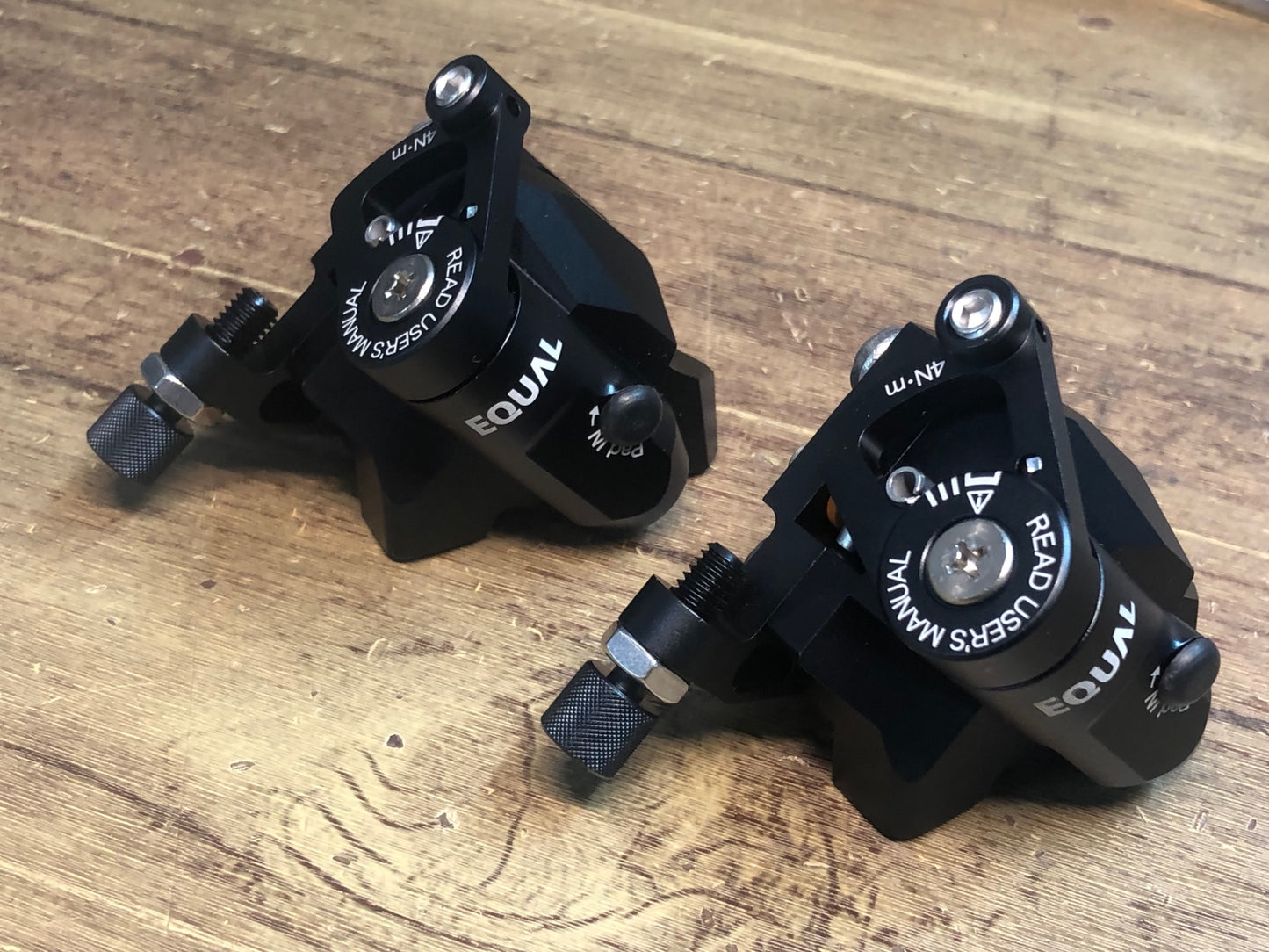 IX518 グロータック GROWTAC EQUAL 機械式 ディスクブレーキキャリパー セット 黒 未使用品